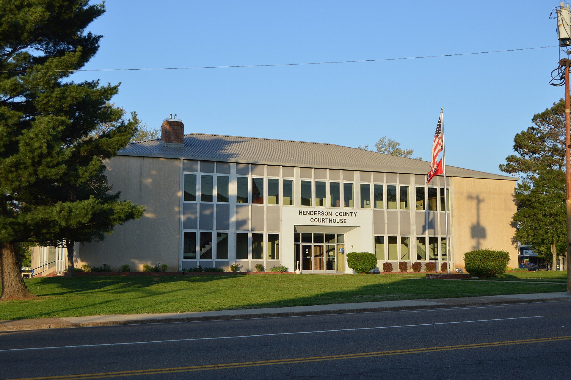 Northern side of the Henderson County Courthouse, located at 17 Monroe Street along U.S. Route 412 and State Routes 20/104 in Lexington, Tennessee, United States. It was built in 1961.