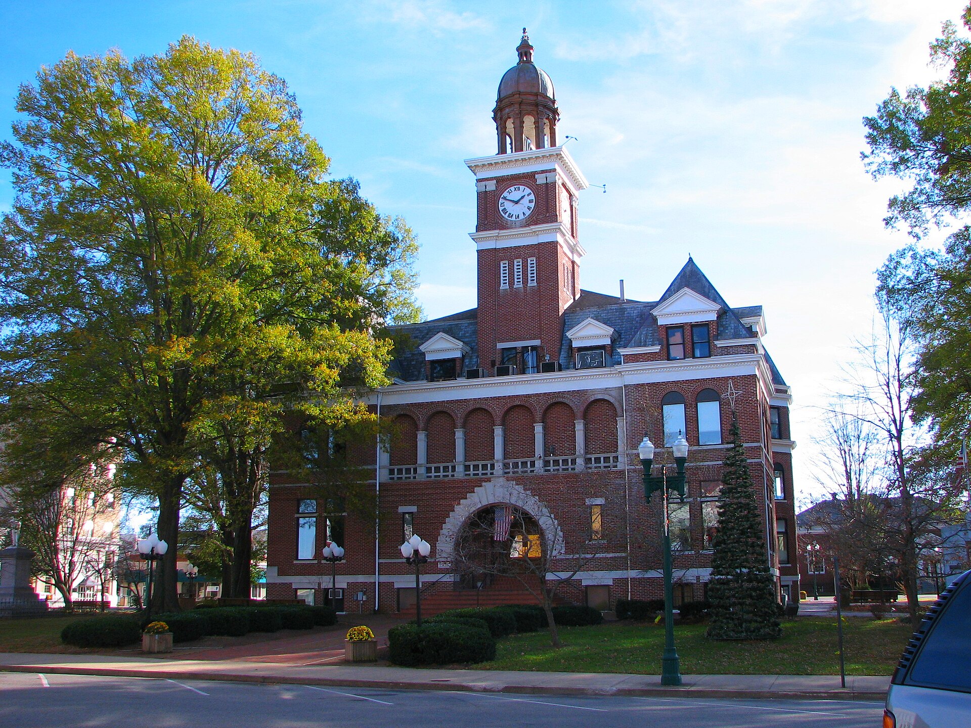 Henry County Tennessee Courthouse, Paris, Tennessee