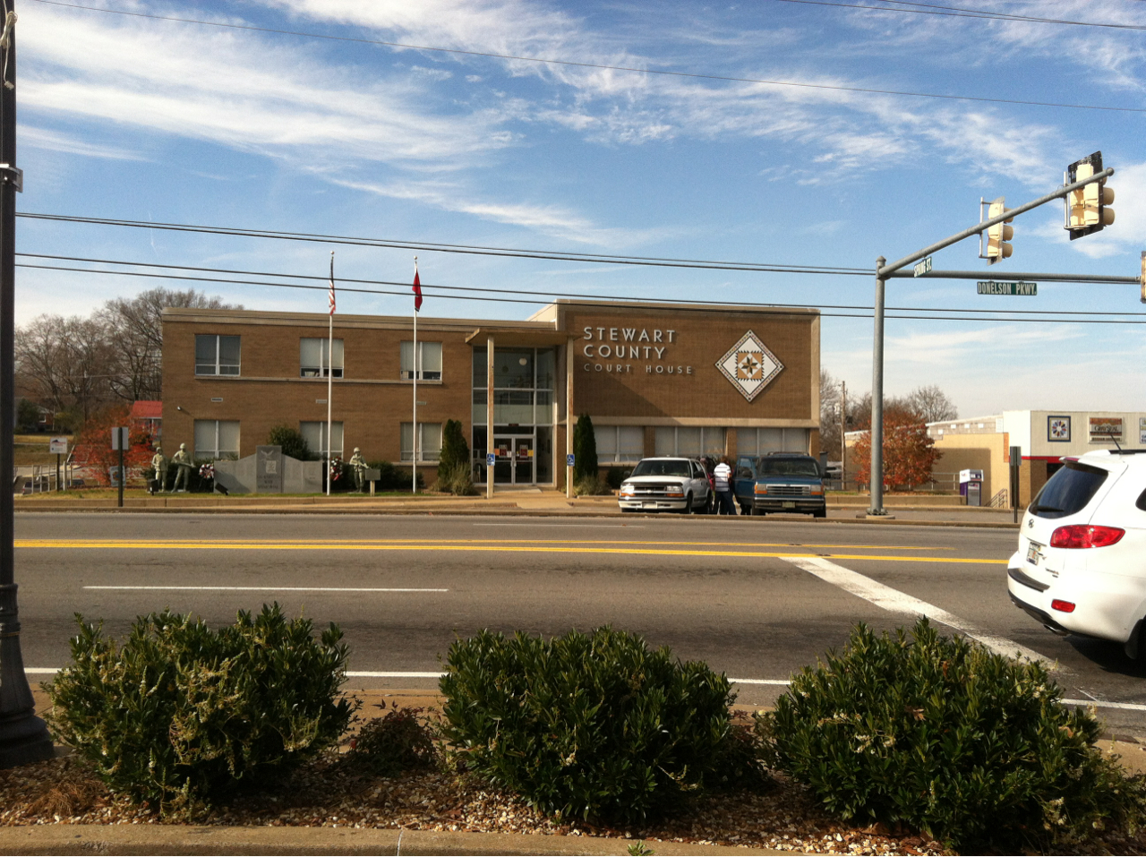 The county courthouse of Stewart County, Tennessee.
