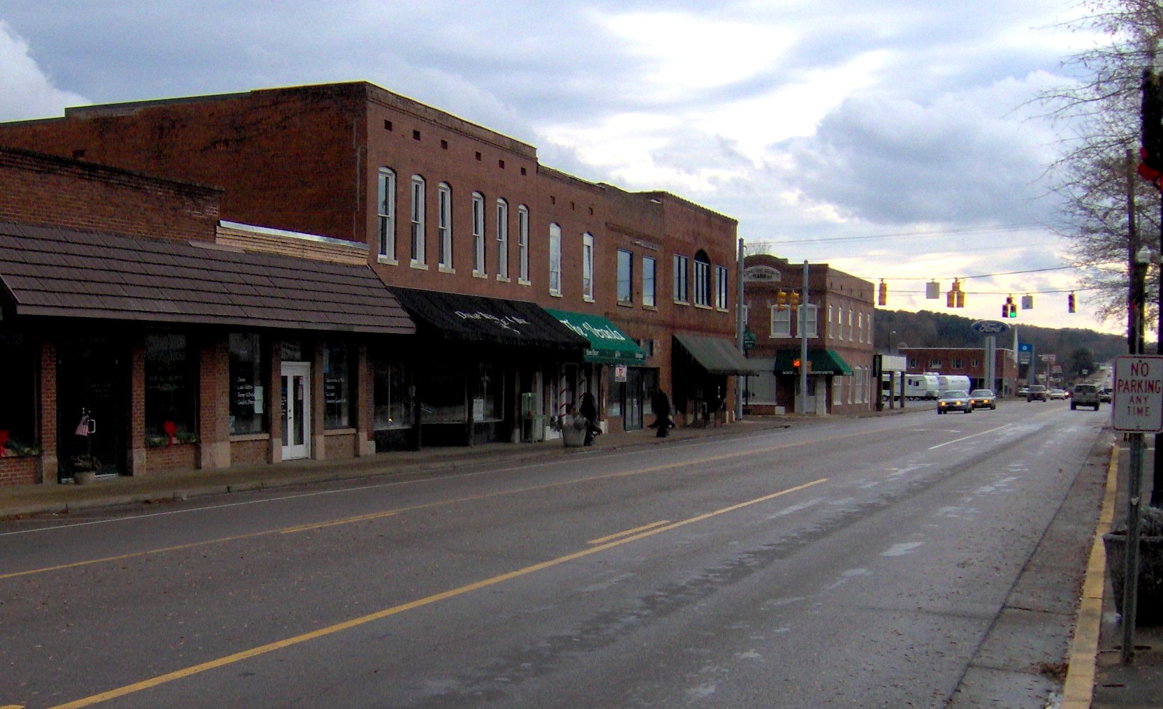 Rankin Avenue (US-127) in Dunlap, Tennessee, in the southeastern United States.