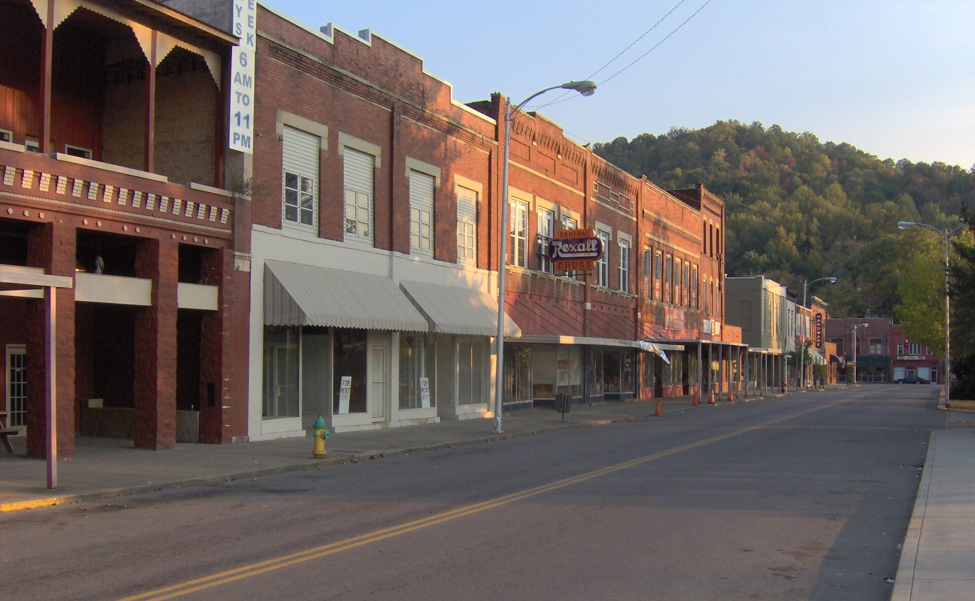 North Main Street in Jellico, Tennessee, in the southeastern United States. North Main Street is part of the Jellico Commercial Historic District.