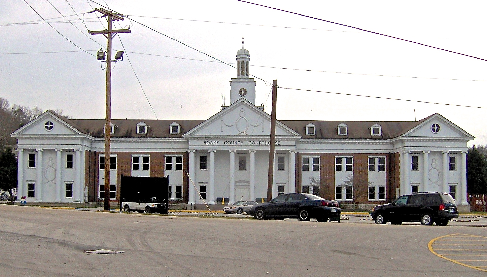 The Roane County Courthouse in Kingston, Tennessee, located in the Southeastern United States.