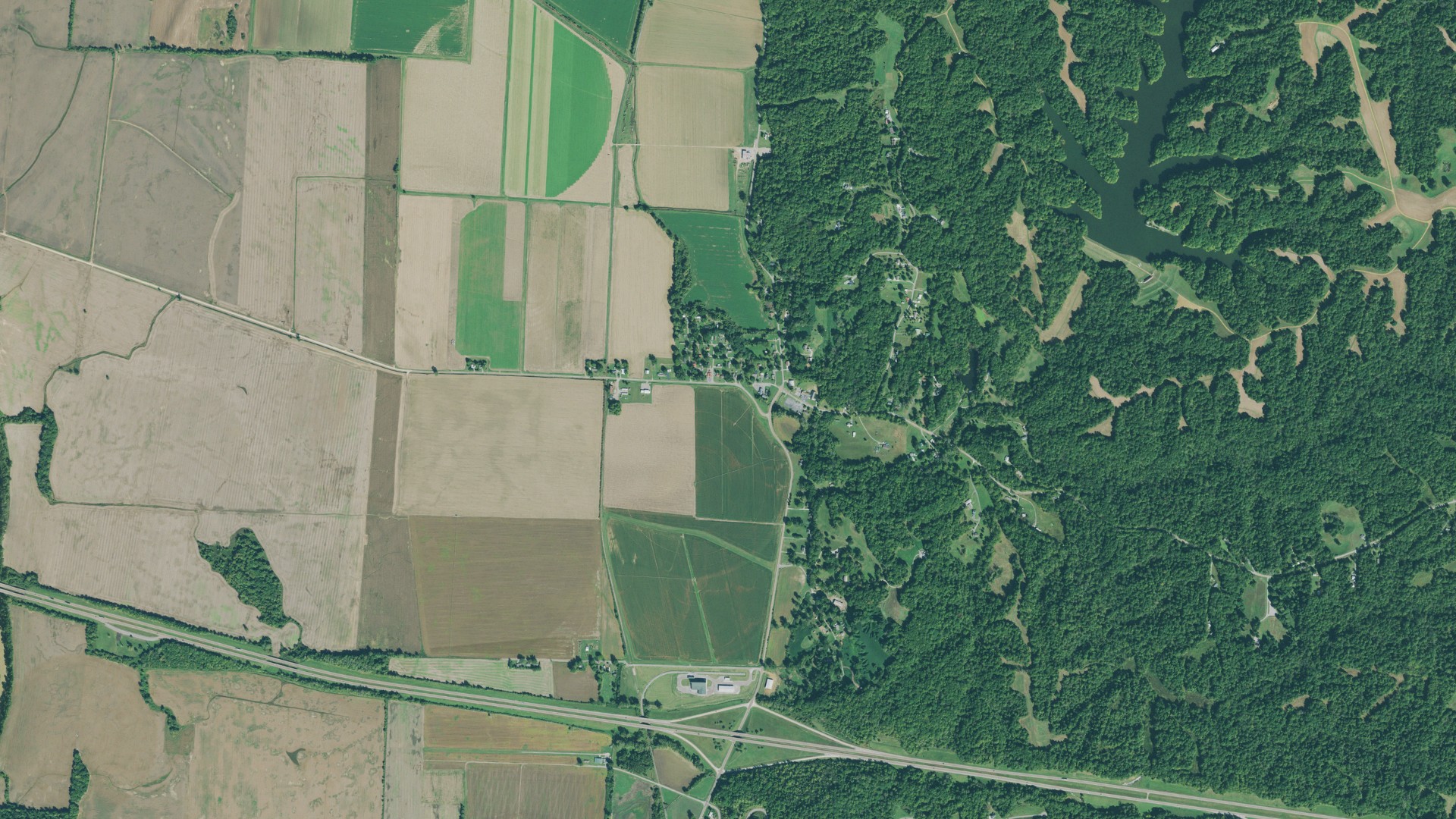 Natural-color aerial photograph of land around Lenox, Tennessee