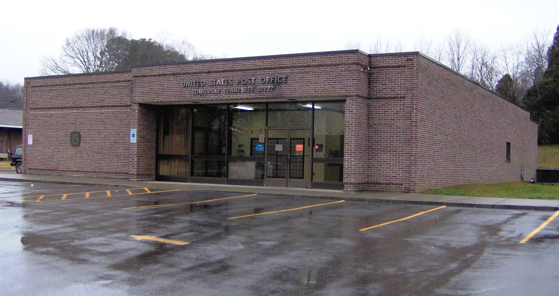 The post office in Louisville, Tennessee, located in the Southeastern United States.