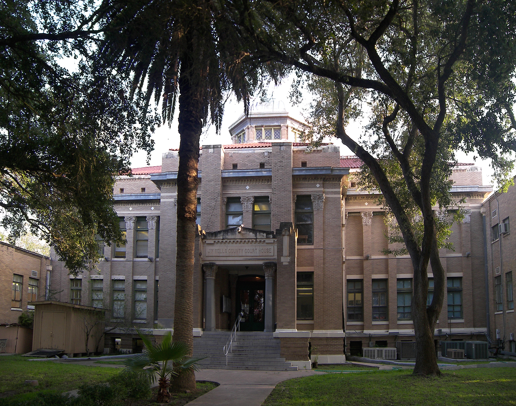 The Jim Wells County Courthouse located in Alice, Texas, United States. The cornerstone was laid on July 25, 1912. The architecture is Mediterranean Revival with Prairie influences.