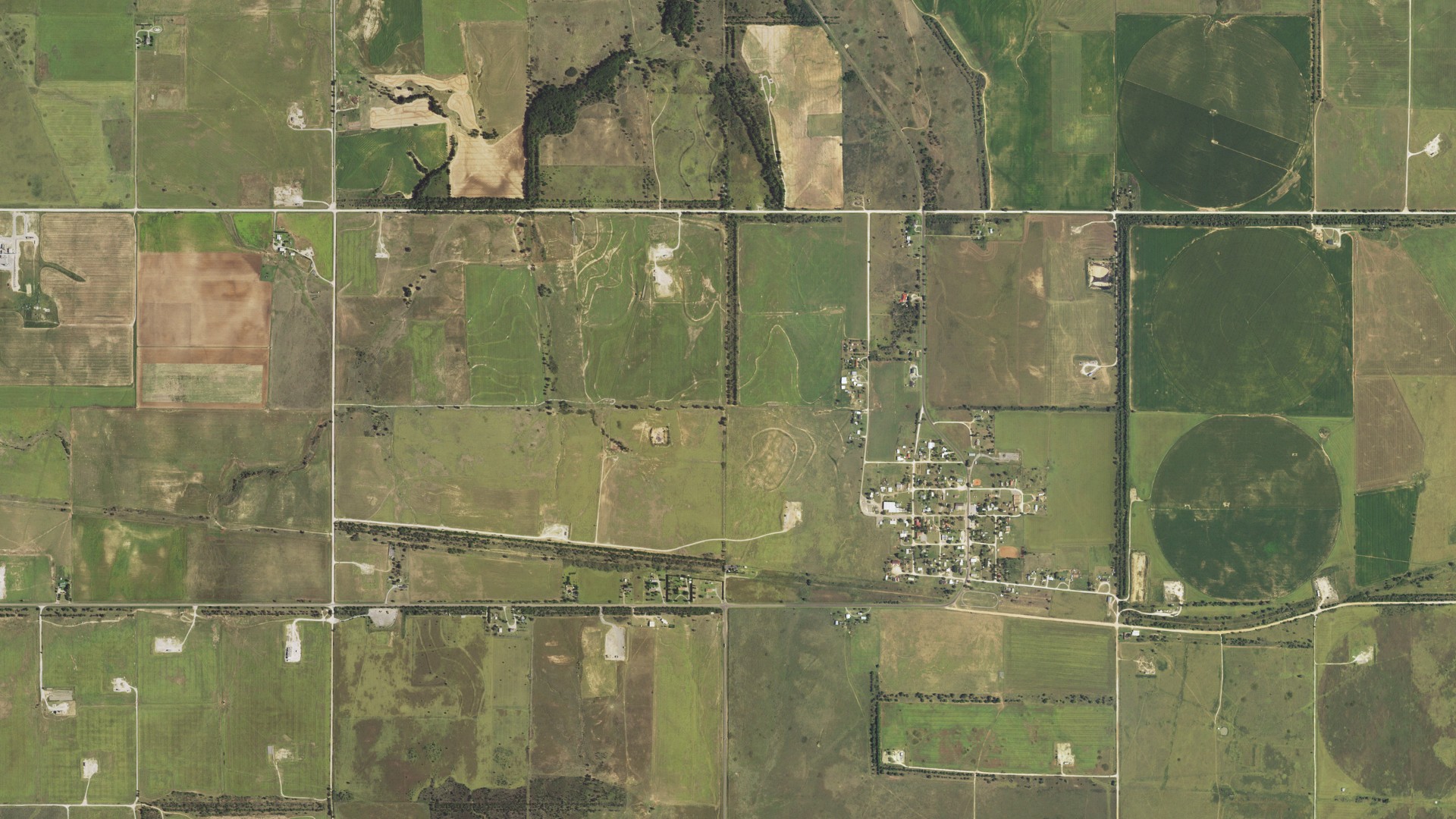 Natural-color aerial photograph of land around Allison, Texas
