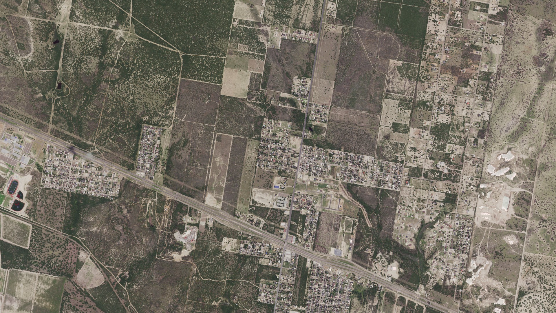 Natural-color aerial photograph of land around Alto Bonito Heights, Texas