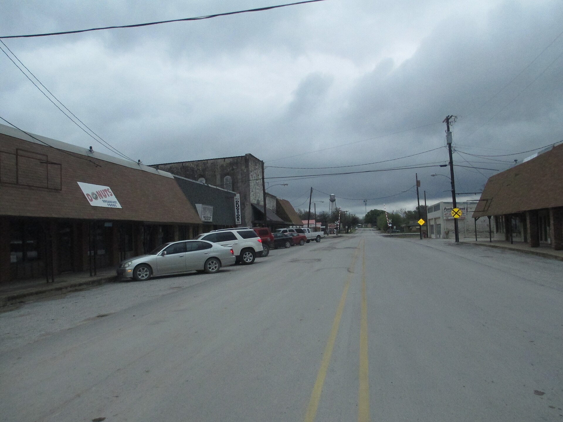 I took photo of Alvord, TX, with Canon camera, April 4, 2013. Billy Hathorn (talk) 01:32, 12 April 2013 (UTC) — Texas