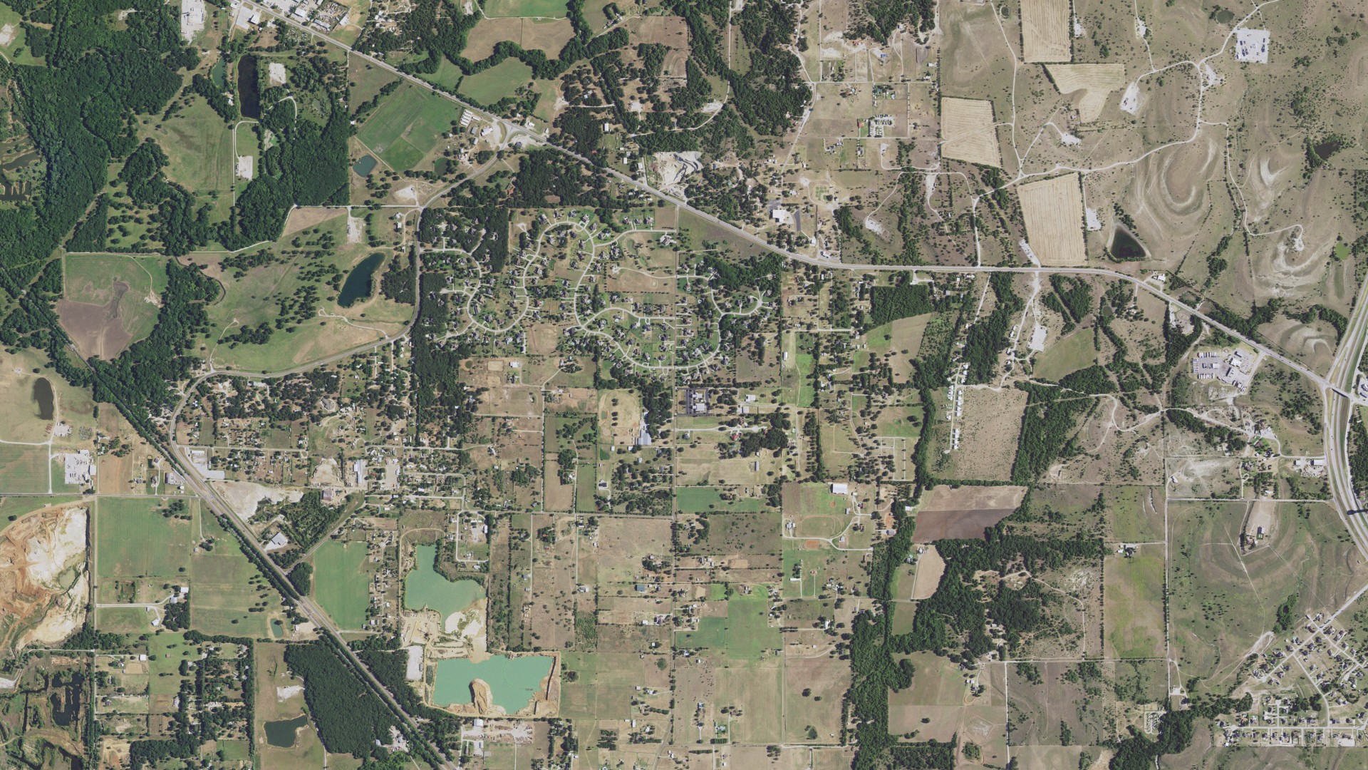 Natural-color aerial photograph of land around Aurora, Texas