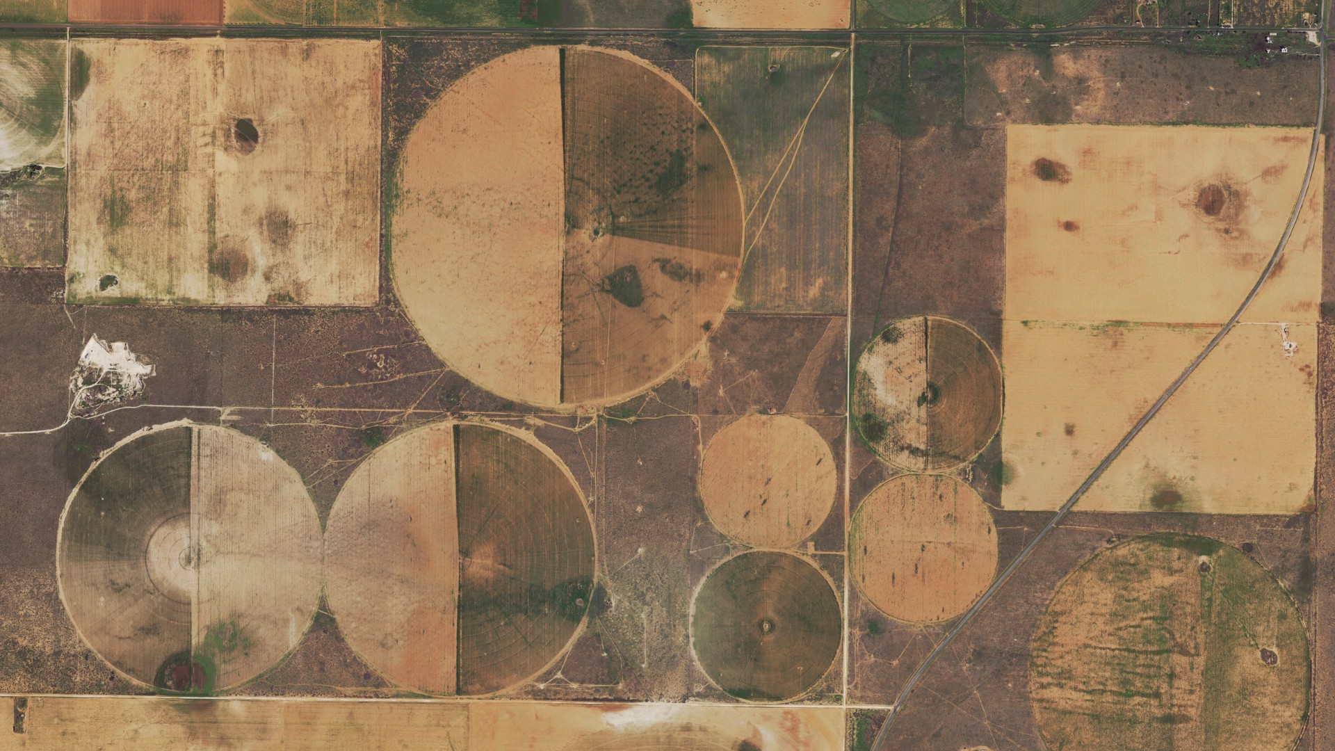Natural-color aerial photograph of land around Cochran County, Texas