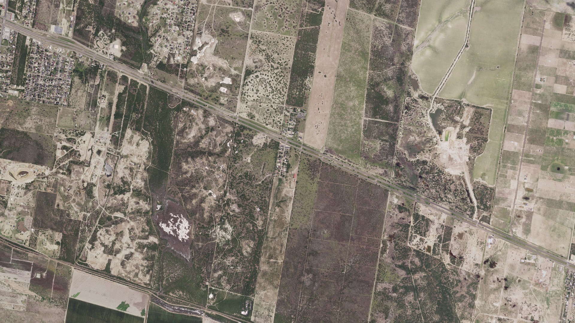 Natural-color aerial photograph of land around Buena Vista, Texas