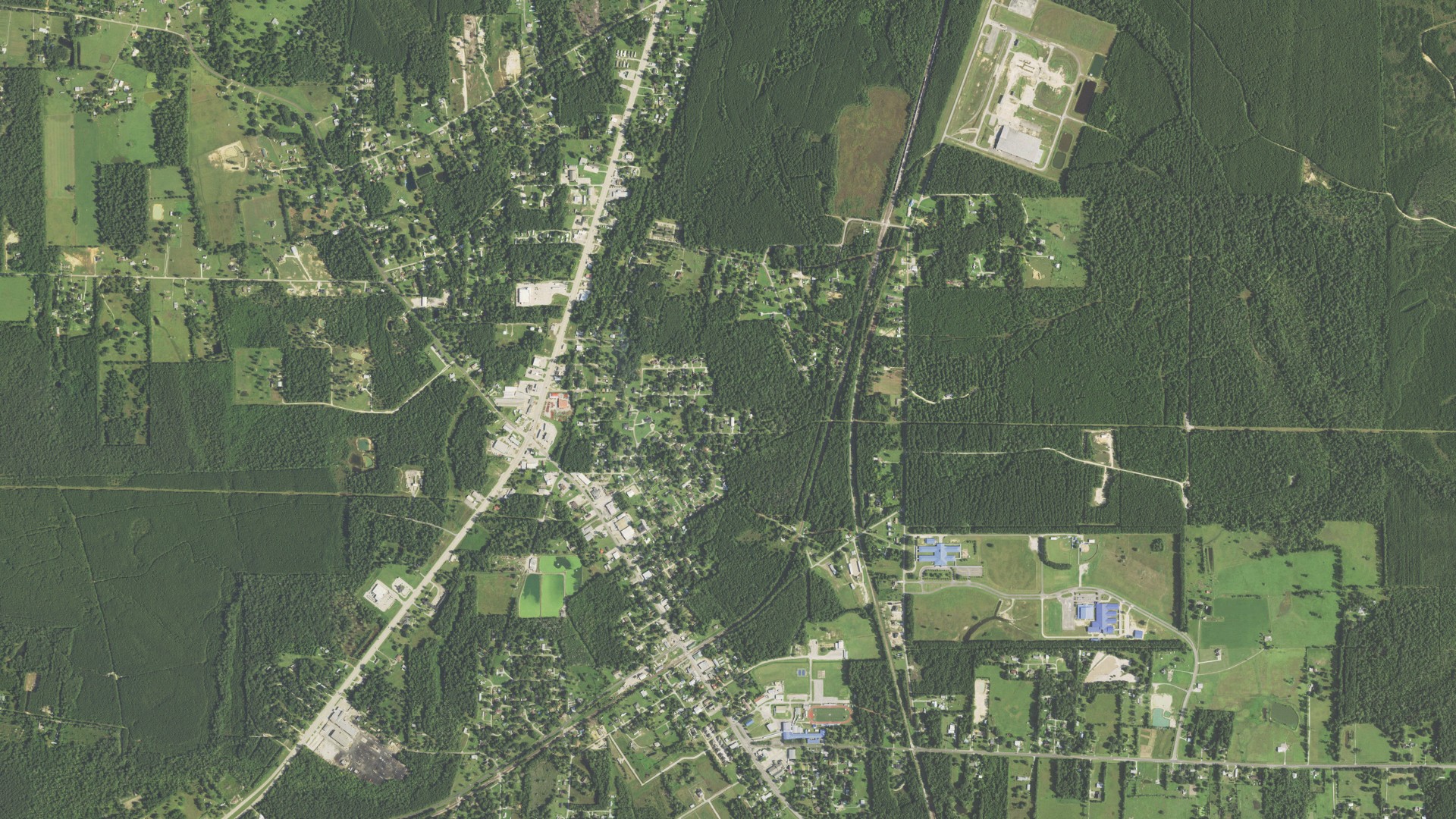 Natural-color aerial photograph of land around Buna, Texas
