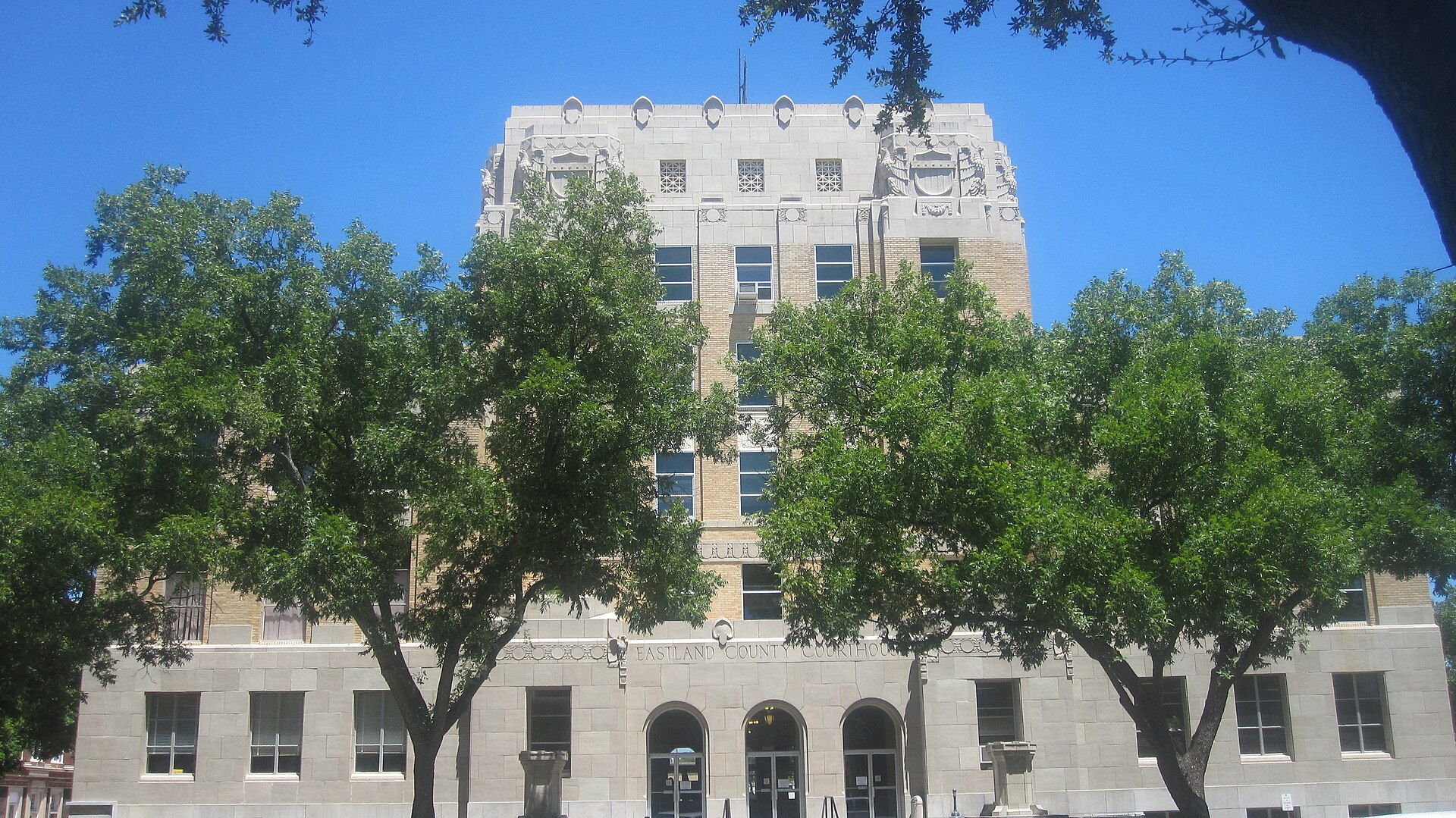 Eastland County Courthouse. I took photo in Eastland, TX, with Canon camera. — Texas