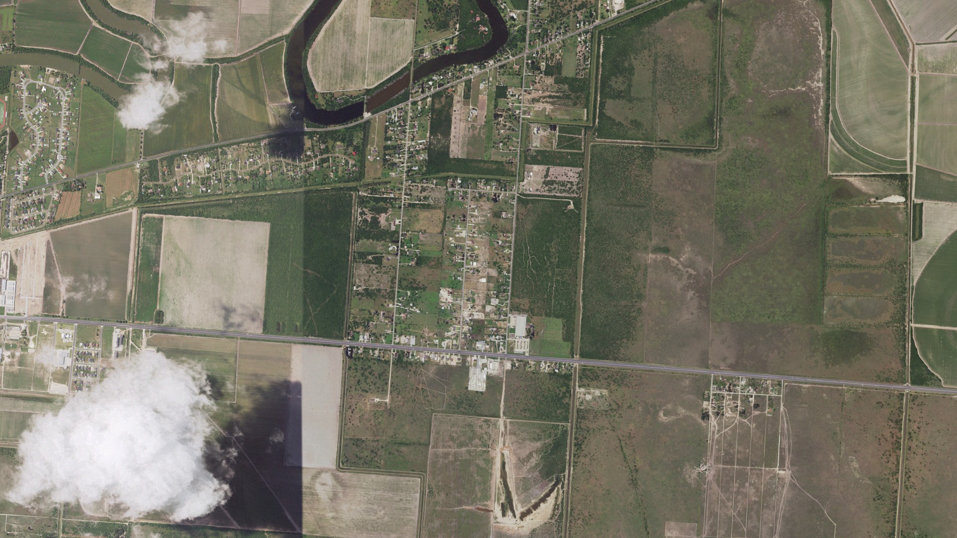 Natural-color aerial photograph of land around Chula Vista, Texas