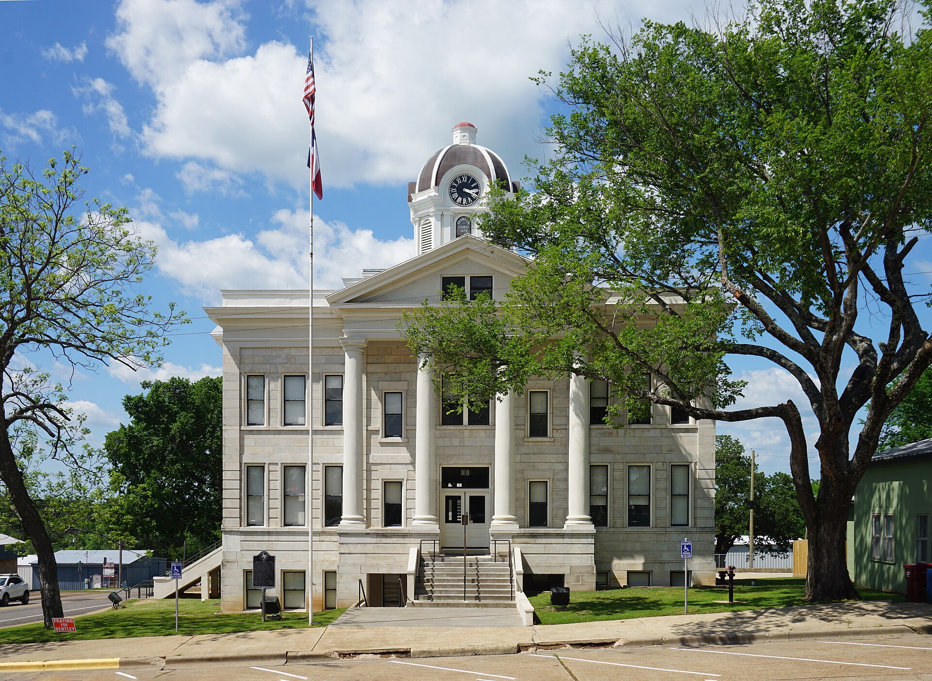 The Franklin County Courthouse in Mount Vernon, Texas (United States).