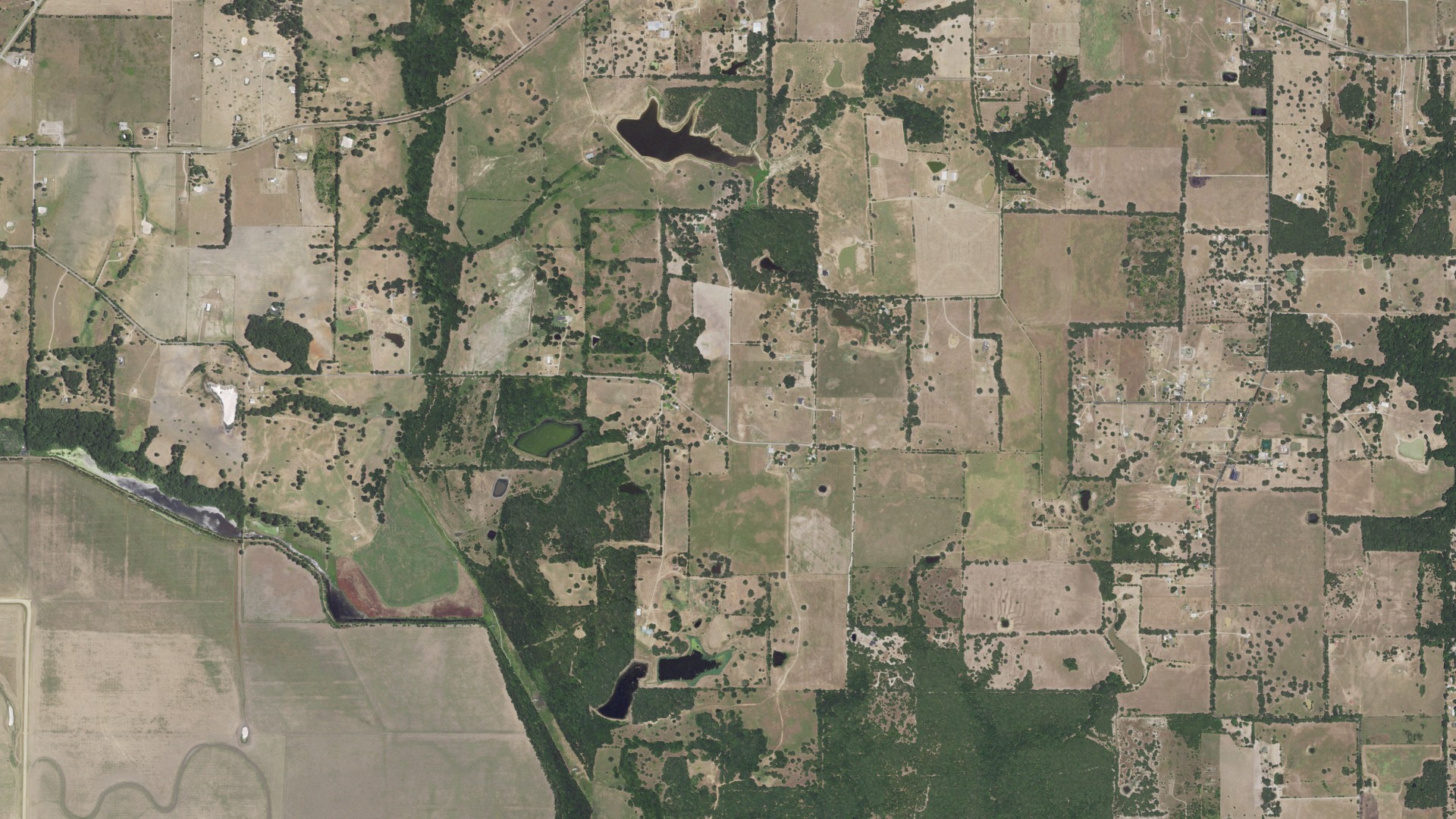 Natural-color aerial photograph of land around Cottonwood, Texas