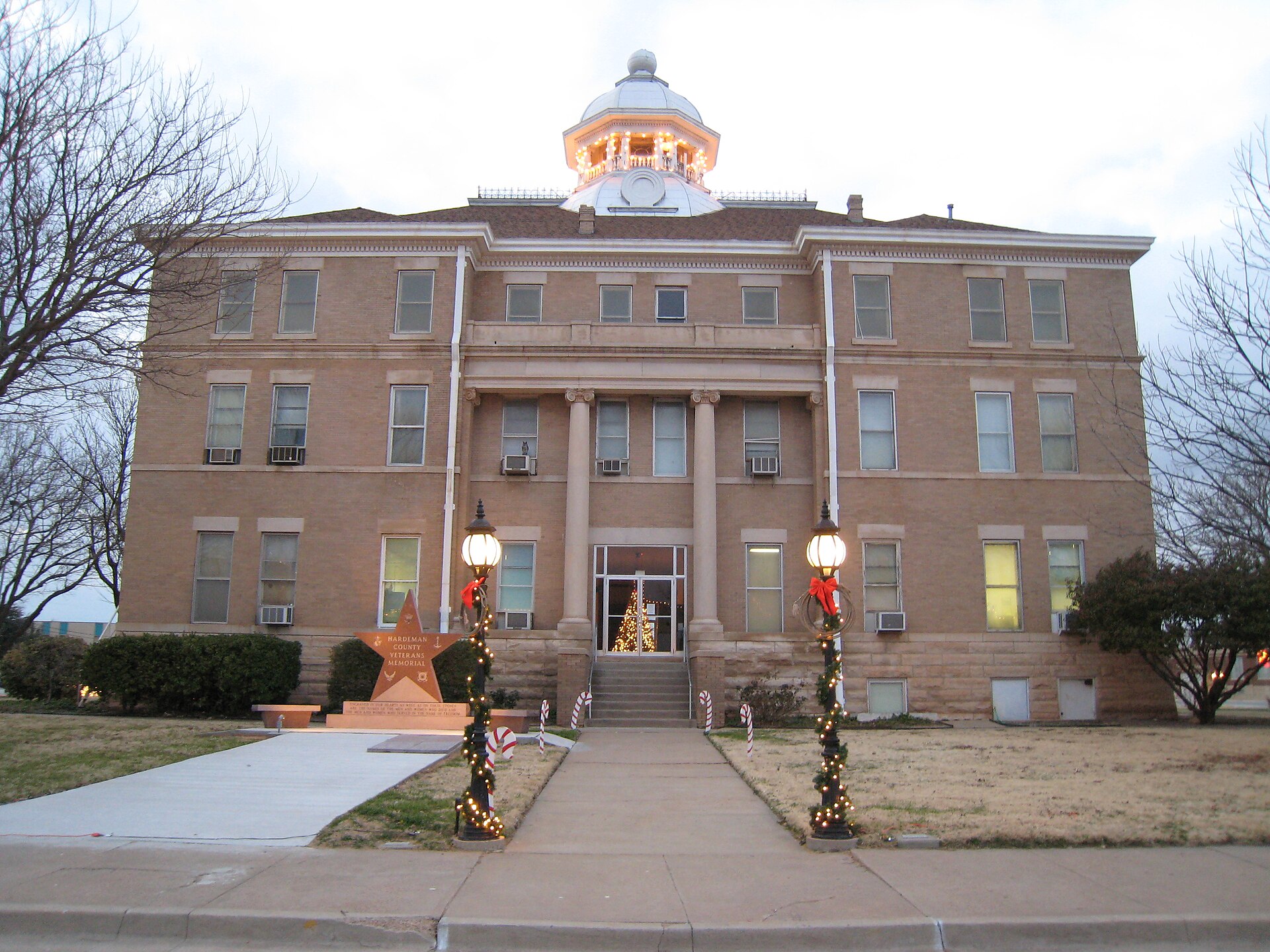 The Hardeman County Courthouse in Quanah. — Texas