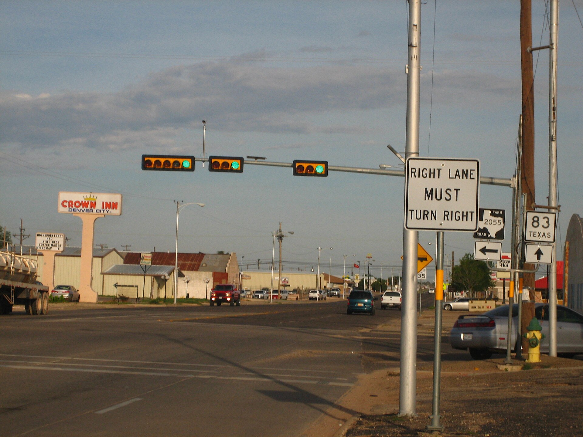 I took photo on July 11, 2008.Billy Hathorn (talk) 03:42, 22 July 2008 (UTC) — Denver City, Texas
