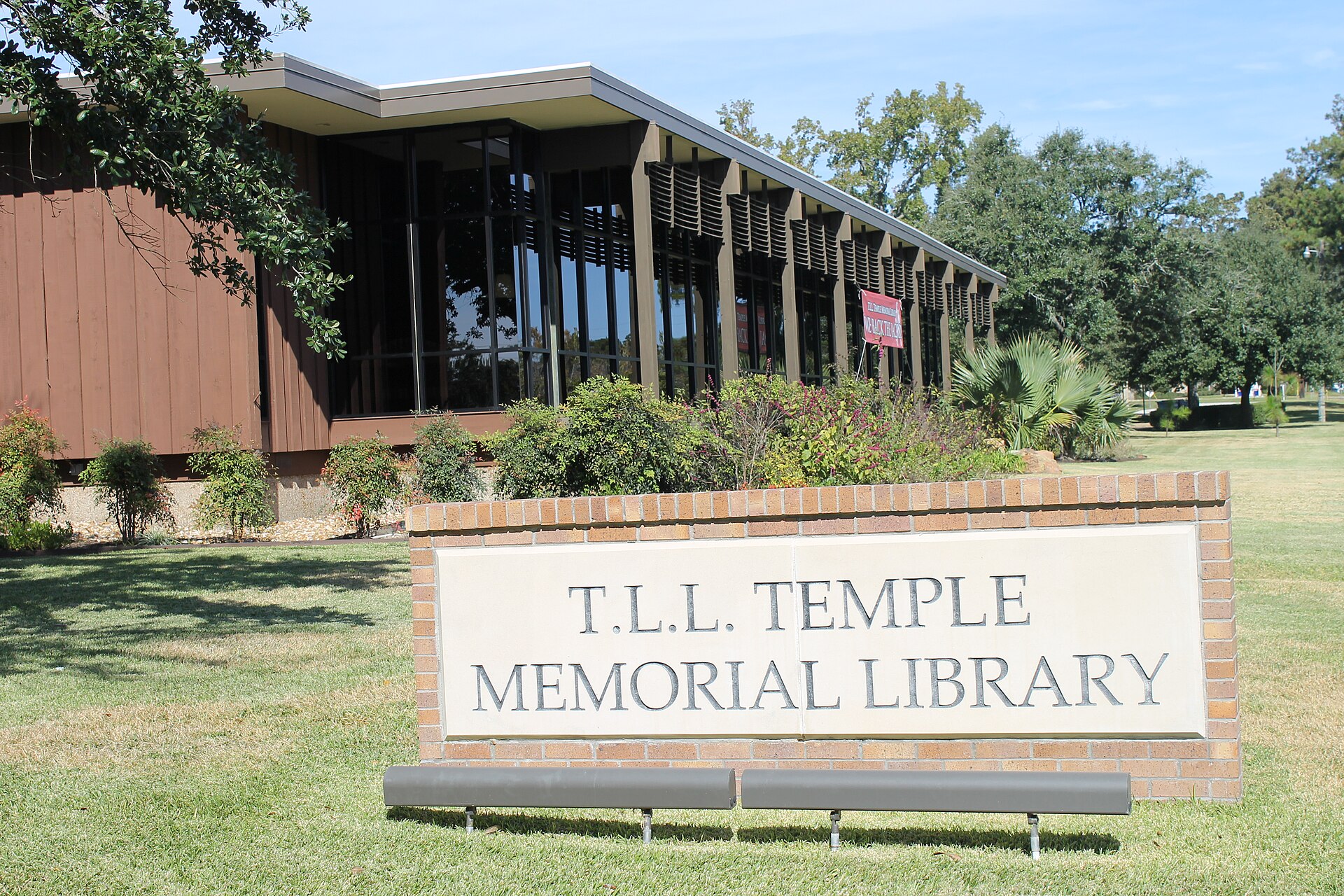 T.L.L. Temple Memorial Library in Diboll, TX — Texas
