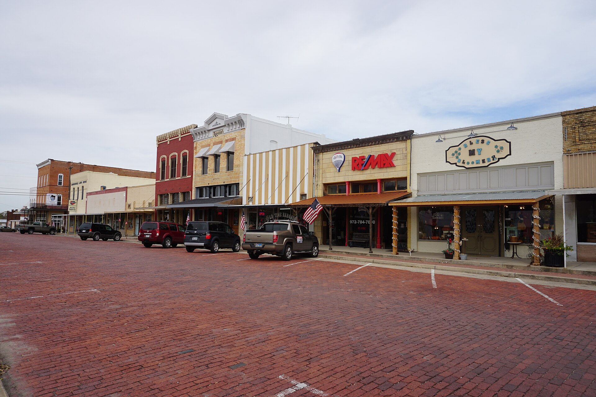 McKinney Street in Farmersville, Texas (United States).