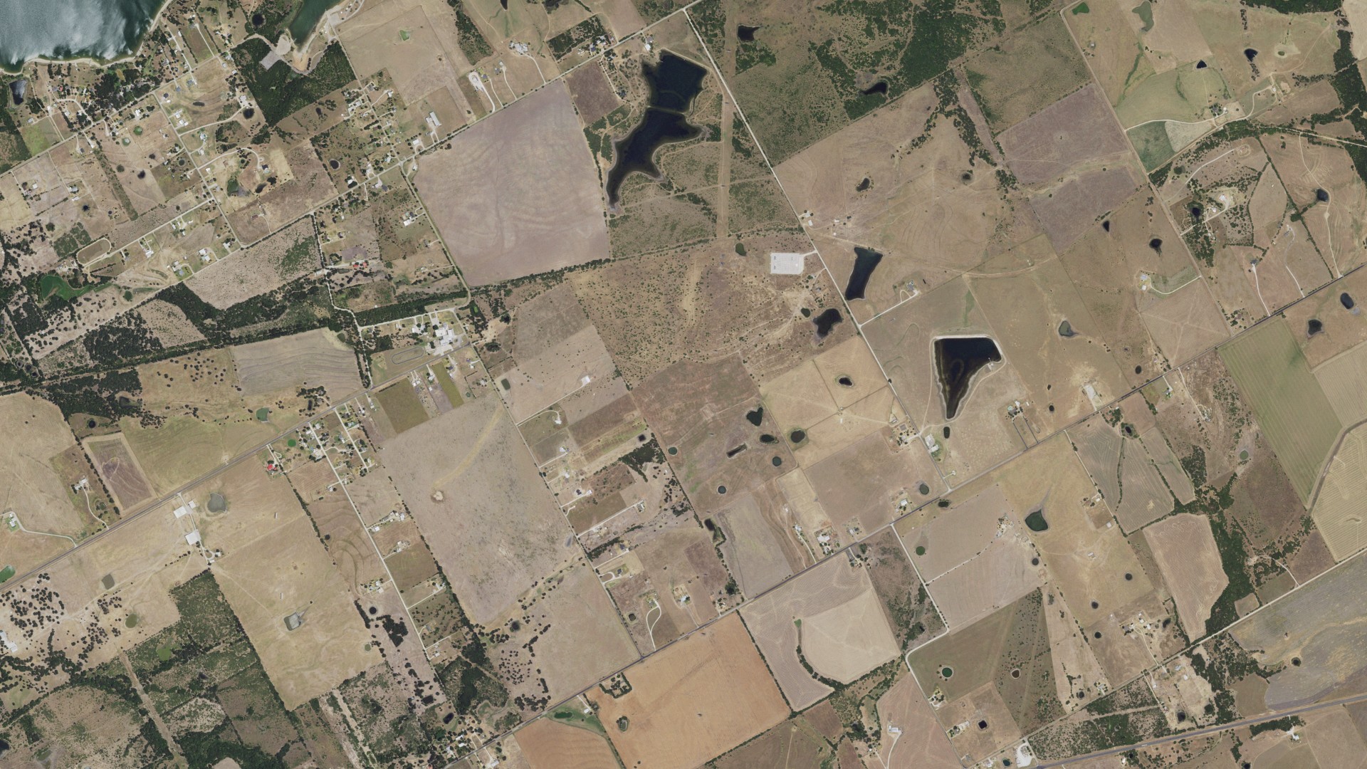 Natural-color aerial photograph of land around Hallsburg, Texas