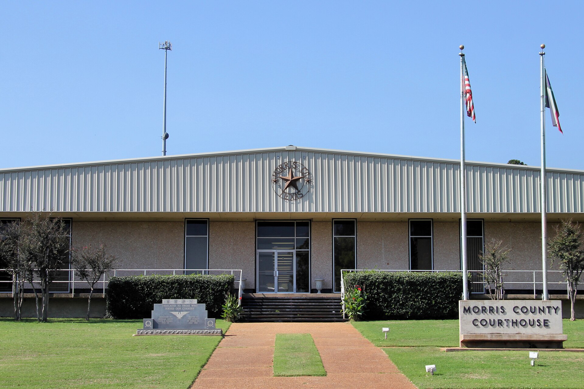 The Morris County Courthouse in Daingerfield, Texas, United States was built in 1973.