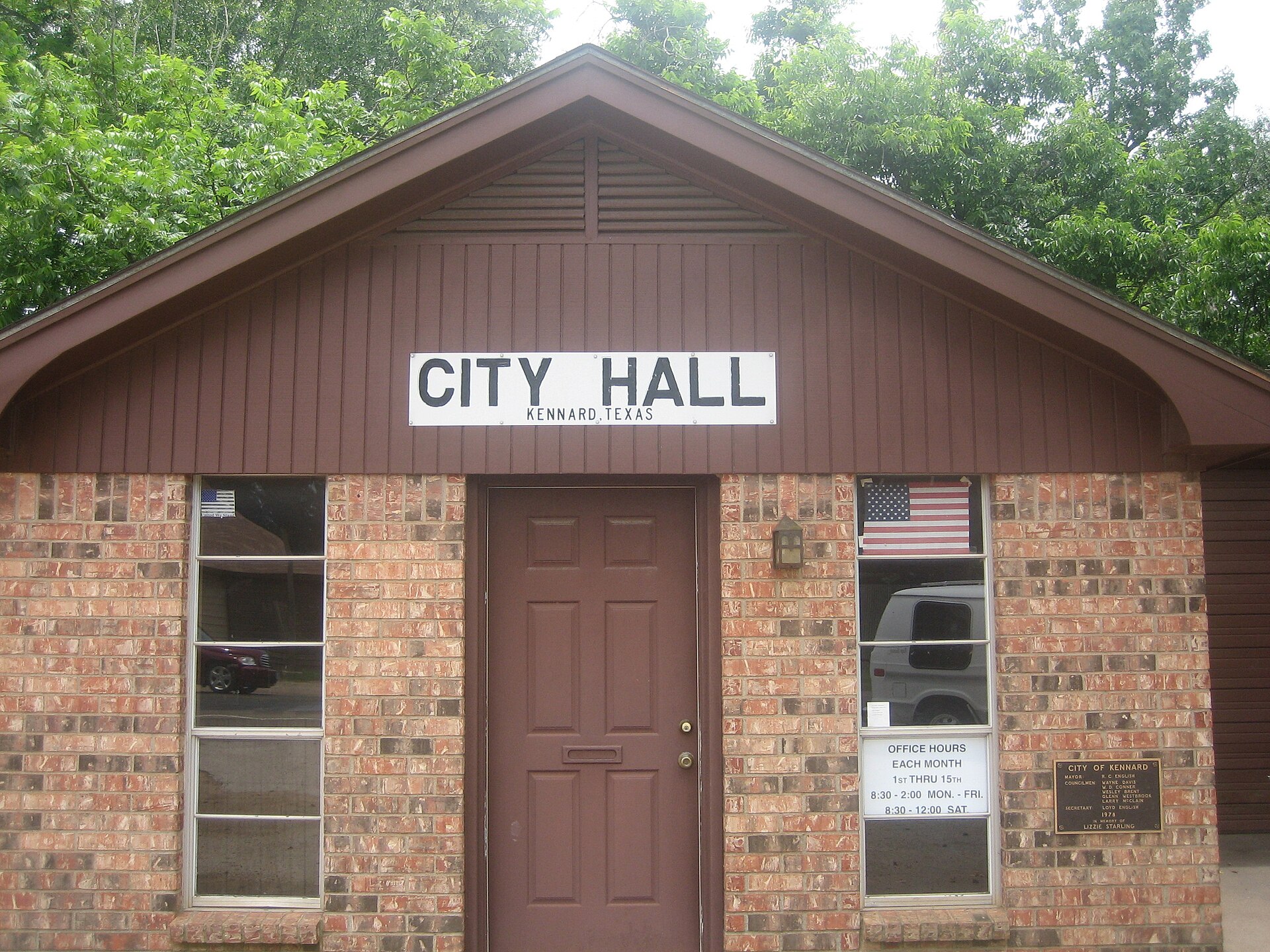 I took photo on May 27, 2009.Billy Hathorn (talk) 17:44, 31 May 2009 (UTC) — Kennard, Texas