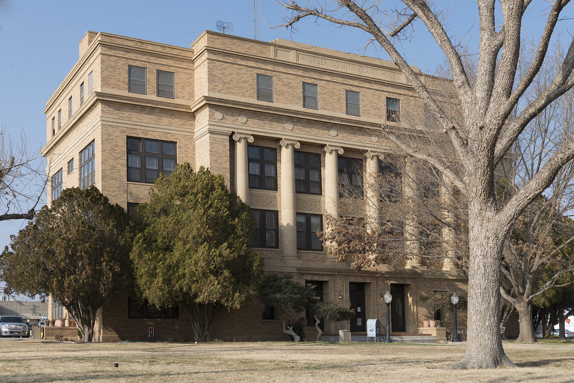 Title: County courthouse for Winkler County, near the New Mexico line in far-west Texas Physical description: 1 photograph : digital, tiff file, color. — Kermit, Texas