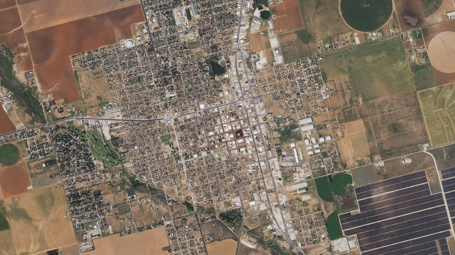 Natural-color aerial photograph of land around Lamesa, Texas