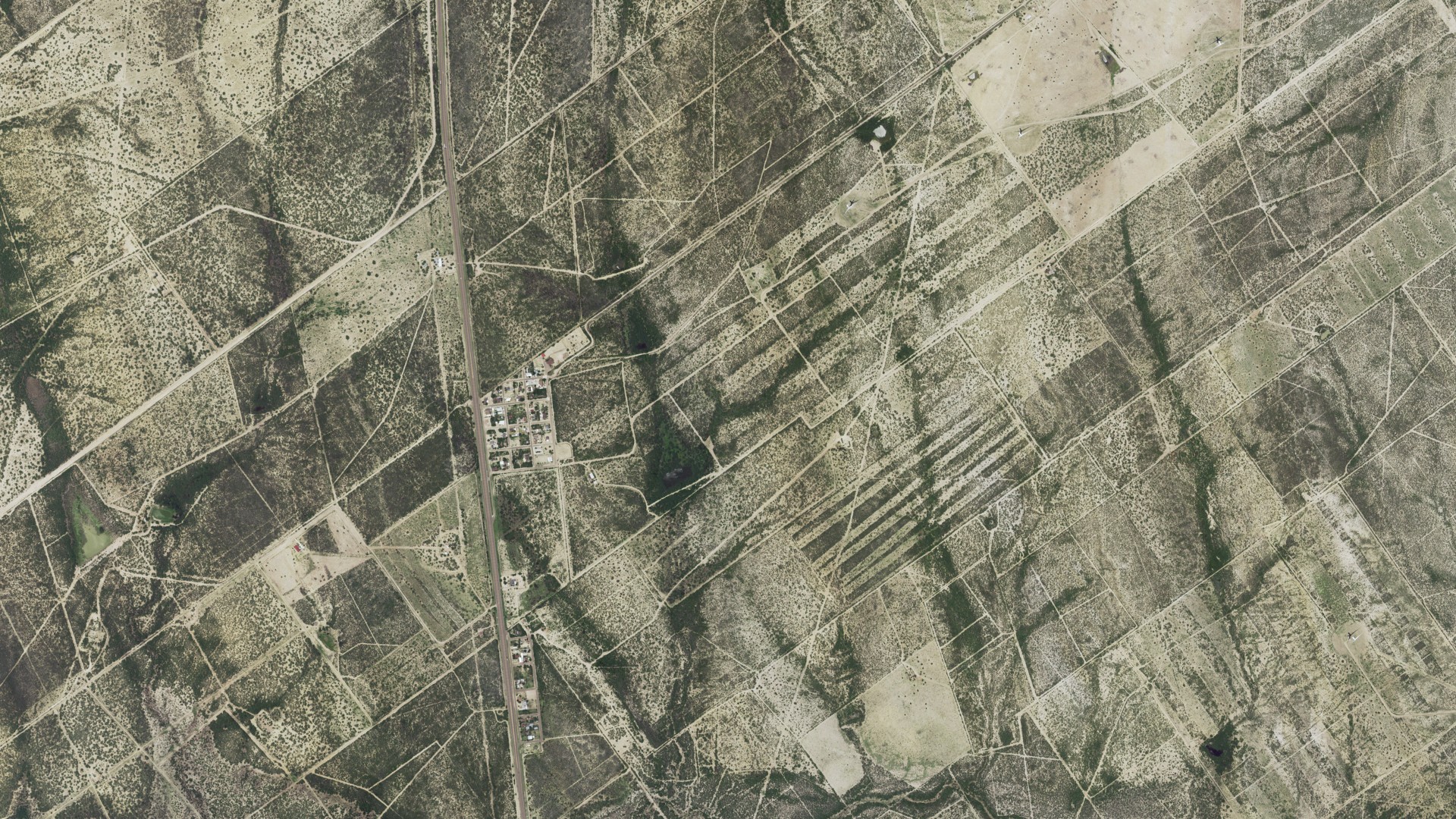 Natural-color aerial photograph of land around Lopeño, Texas