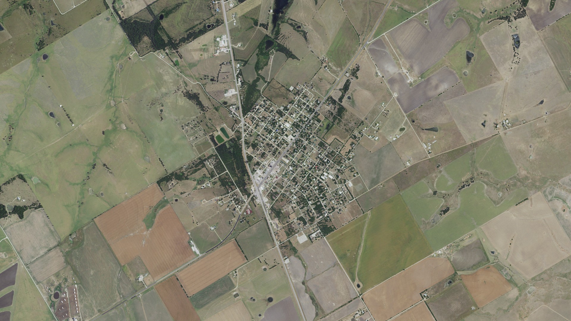 Natural-color aerial photograph of land around Lott, Texas