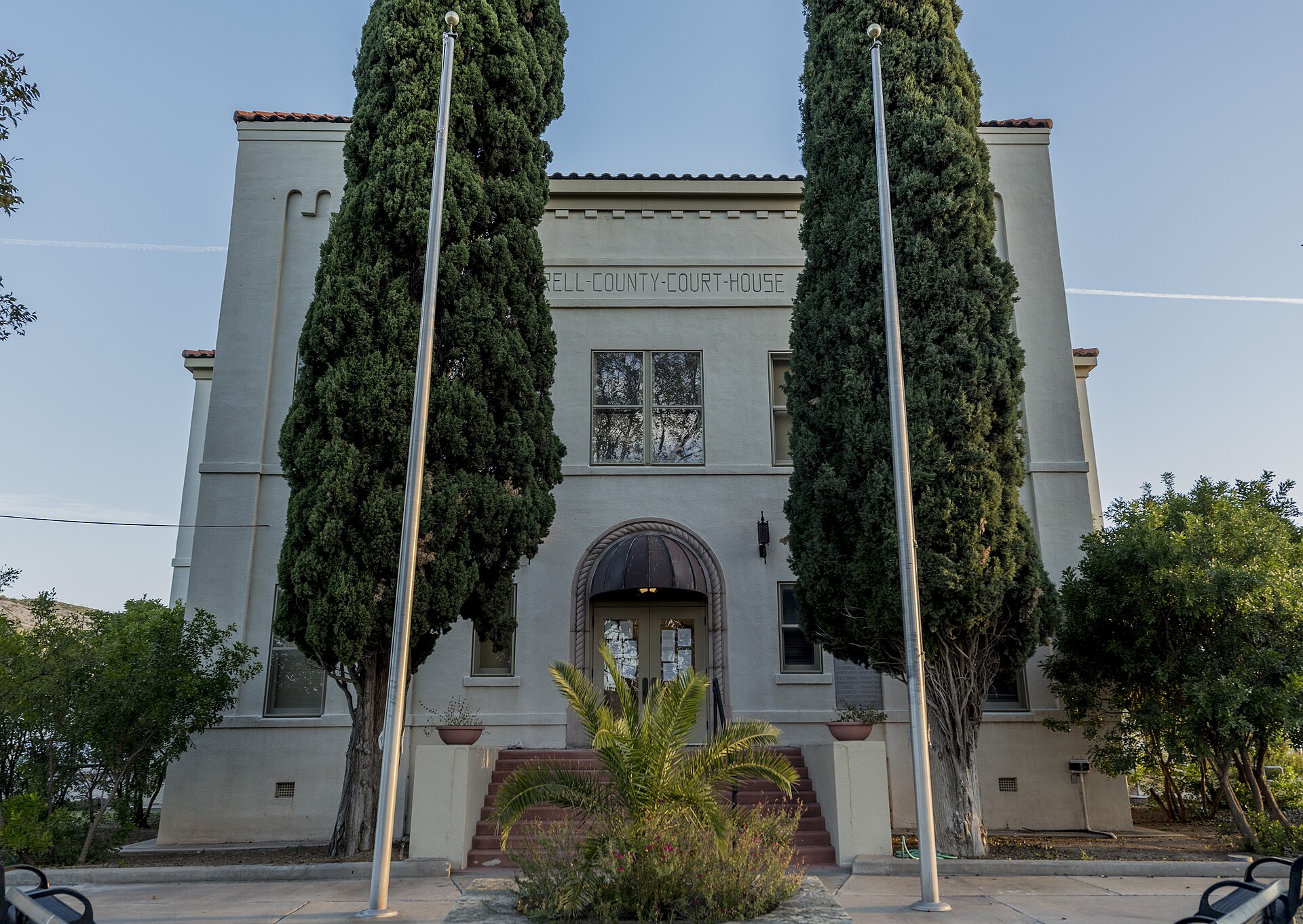 This is a photograph of the Terrell County, Texas courthouse taken in November 2019
