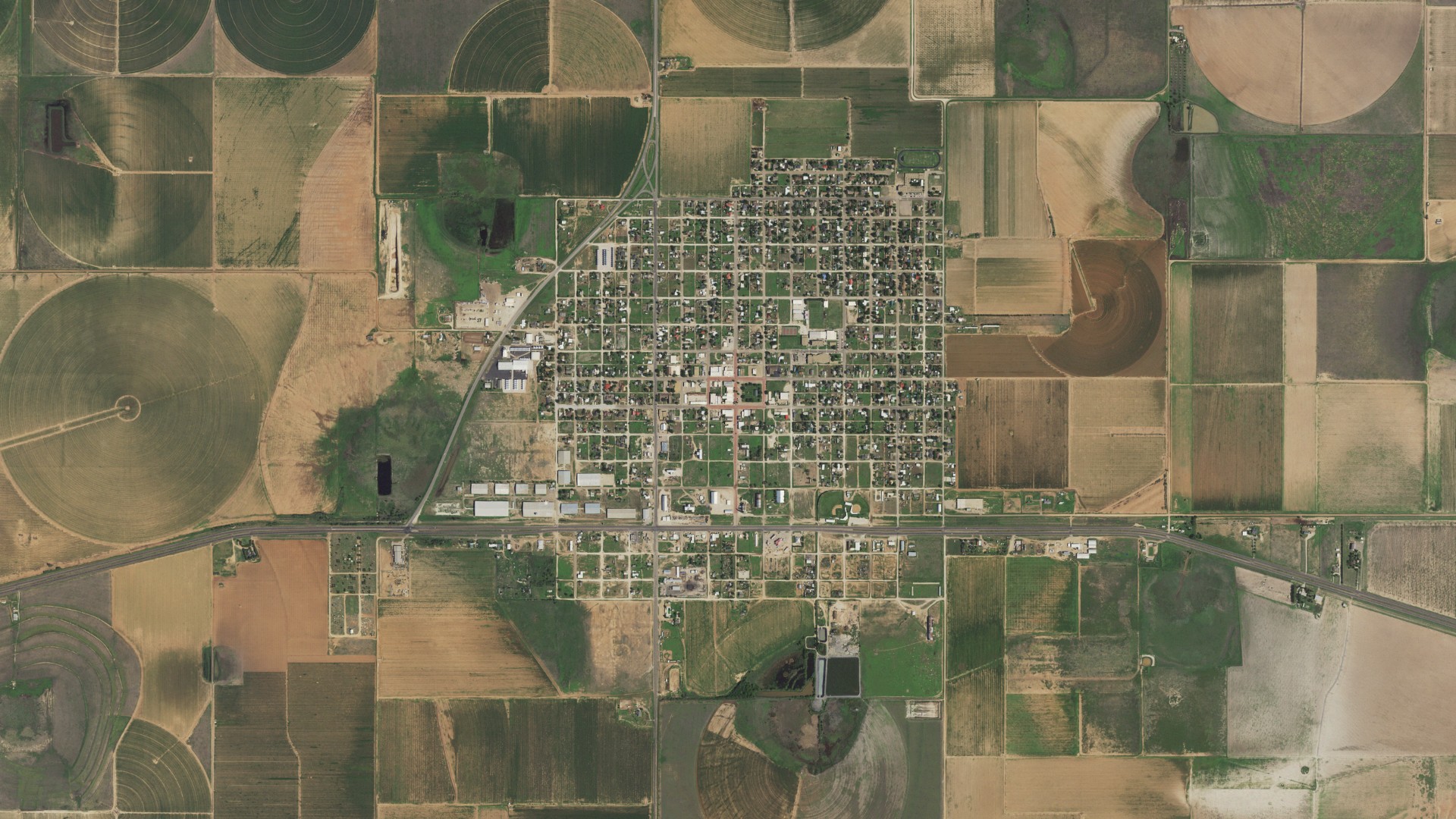 Natural-color aerial photograph of land around Ralls, Texas