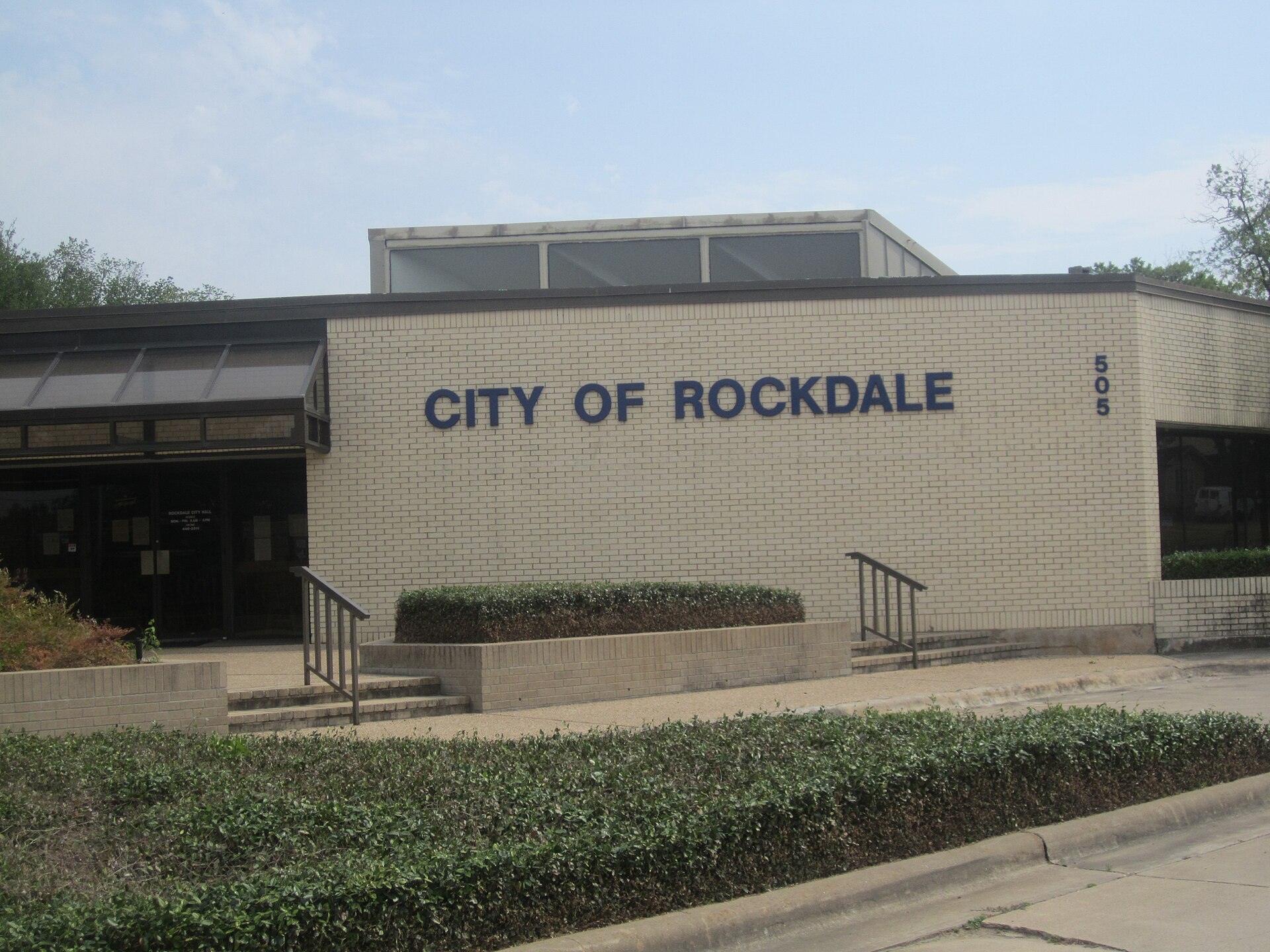 I took photo of Rockdale City Hall in Rockdale, TX, with Canon camera. — Texas
