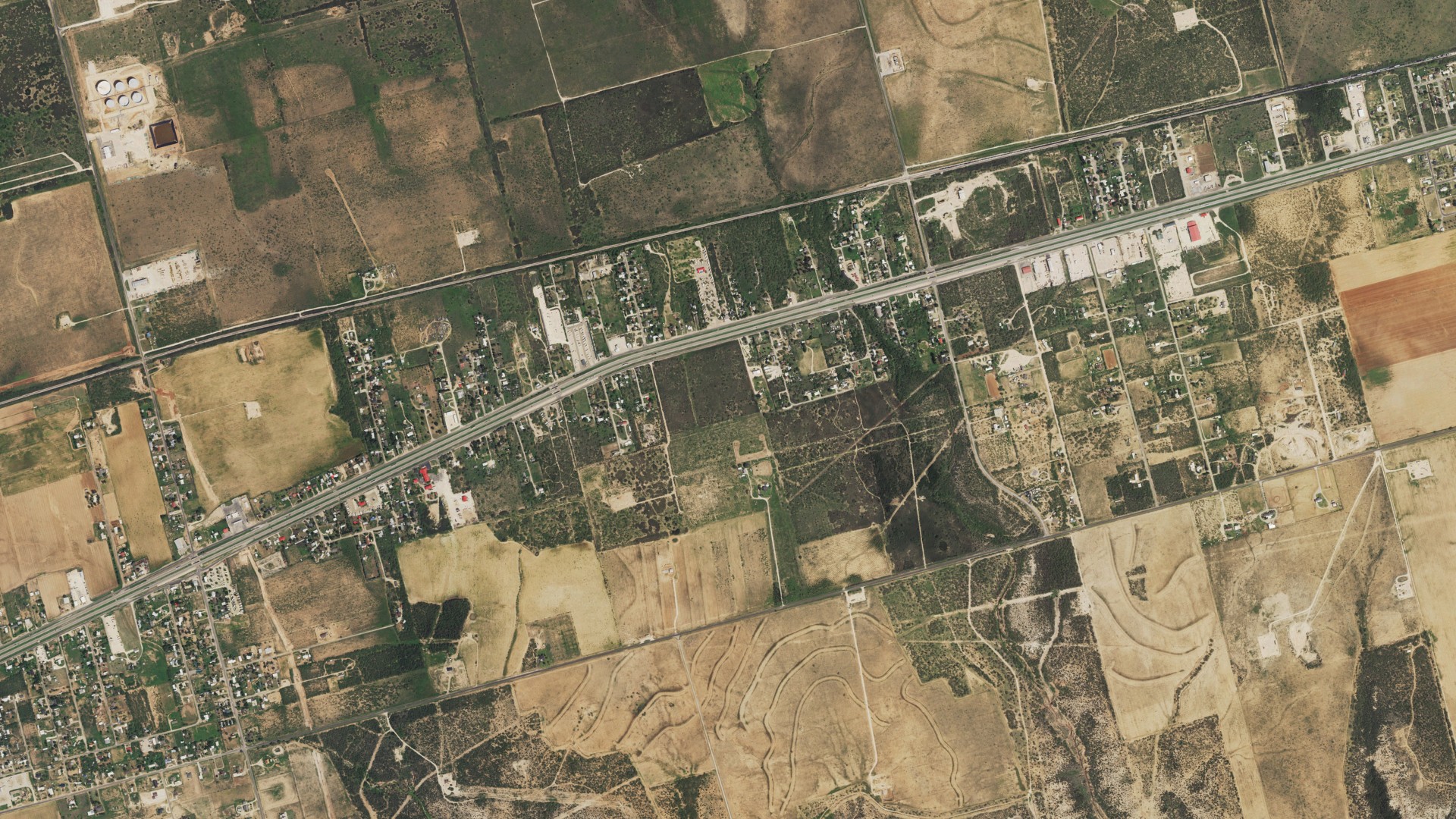Natural-color aerial photograph of land around Sand Springs, Texas