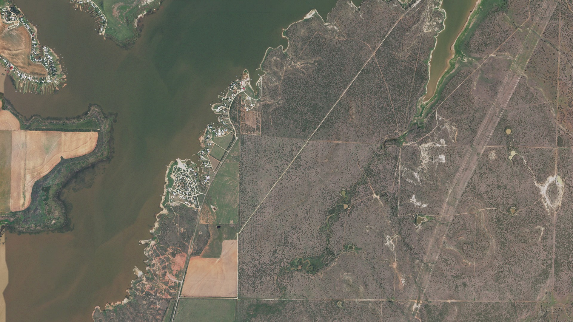 Natural-color aerial photograph of land around Stamford, Texas