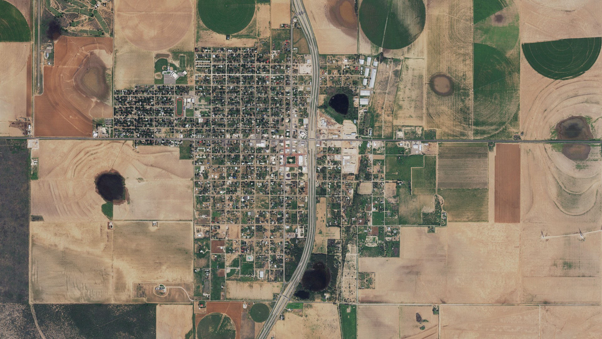 Natural-color aerial photograph of land around Tahoka, Texas