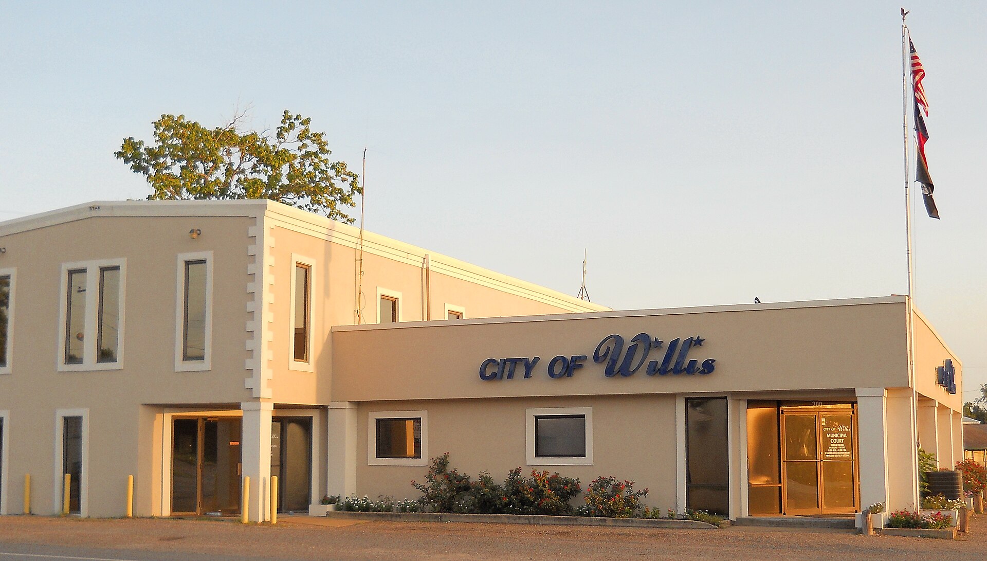 City Hall of Willis, Texas, South View 200 North Bell St. Willis, TX 77319