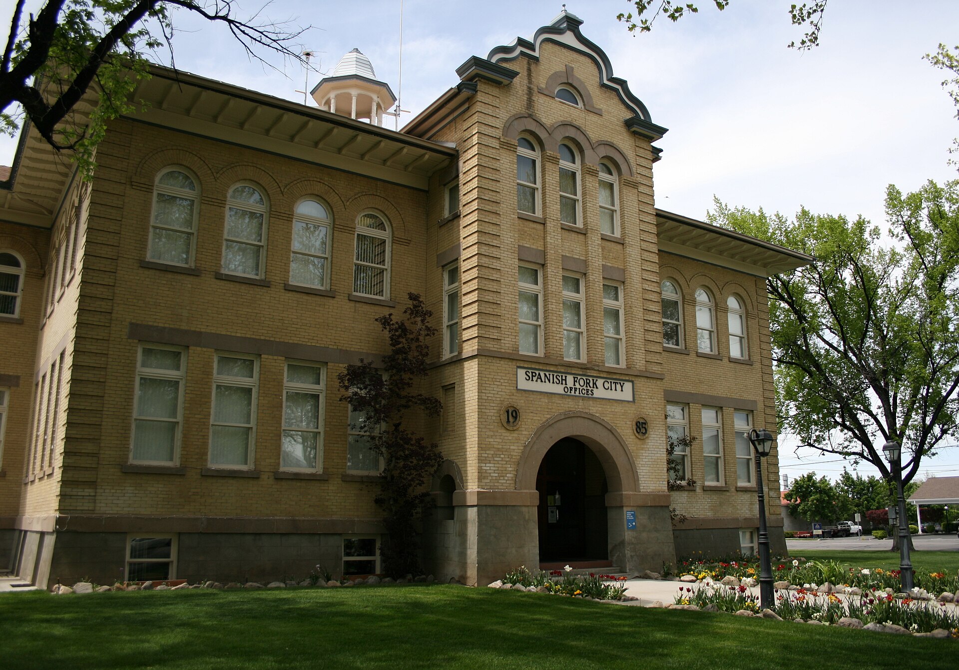 Spanish Fork City Office Building, formerly the Thurber School. — Utah