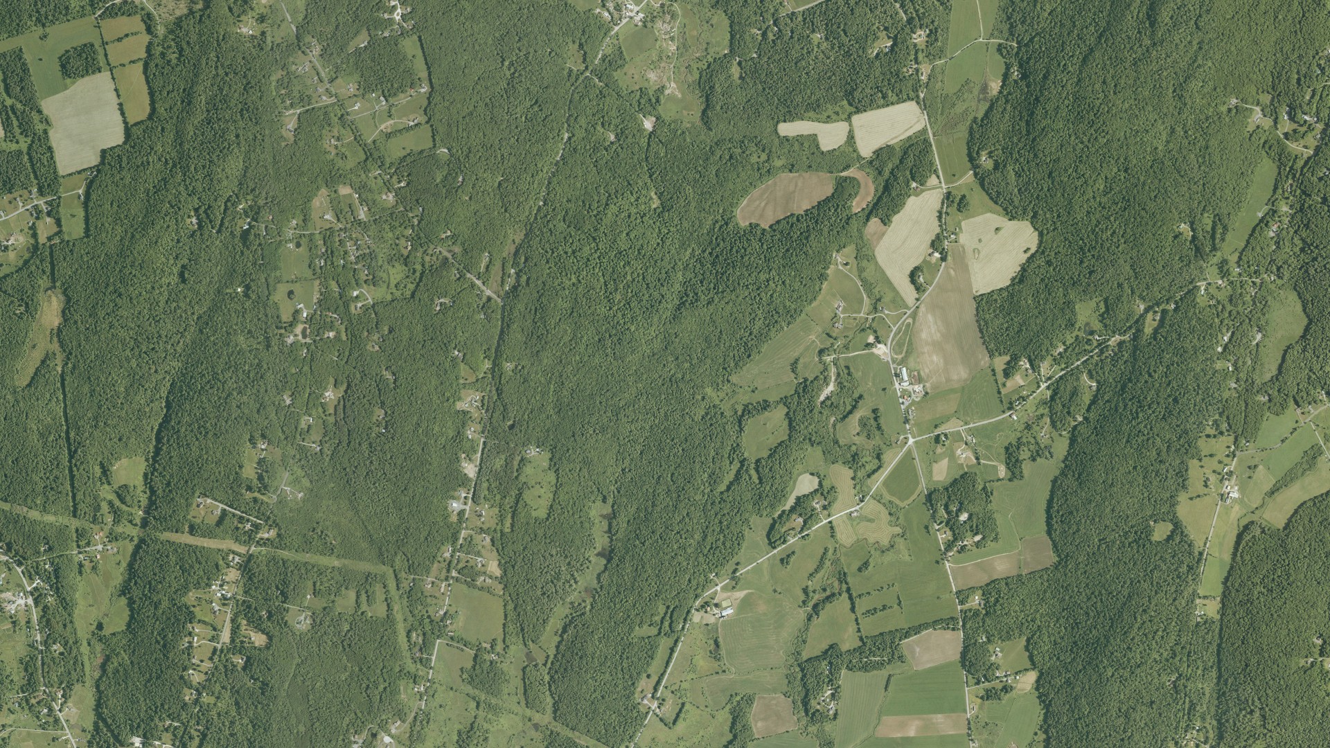 Natural-color aerial photograph of land around Fairfax, Vermont