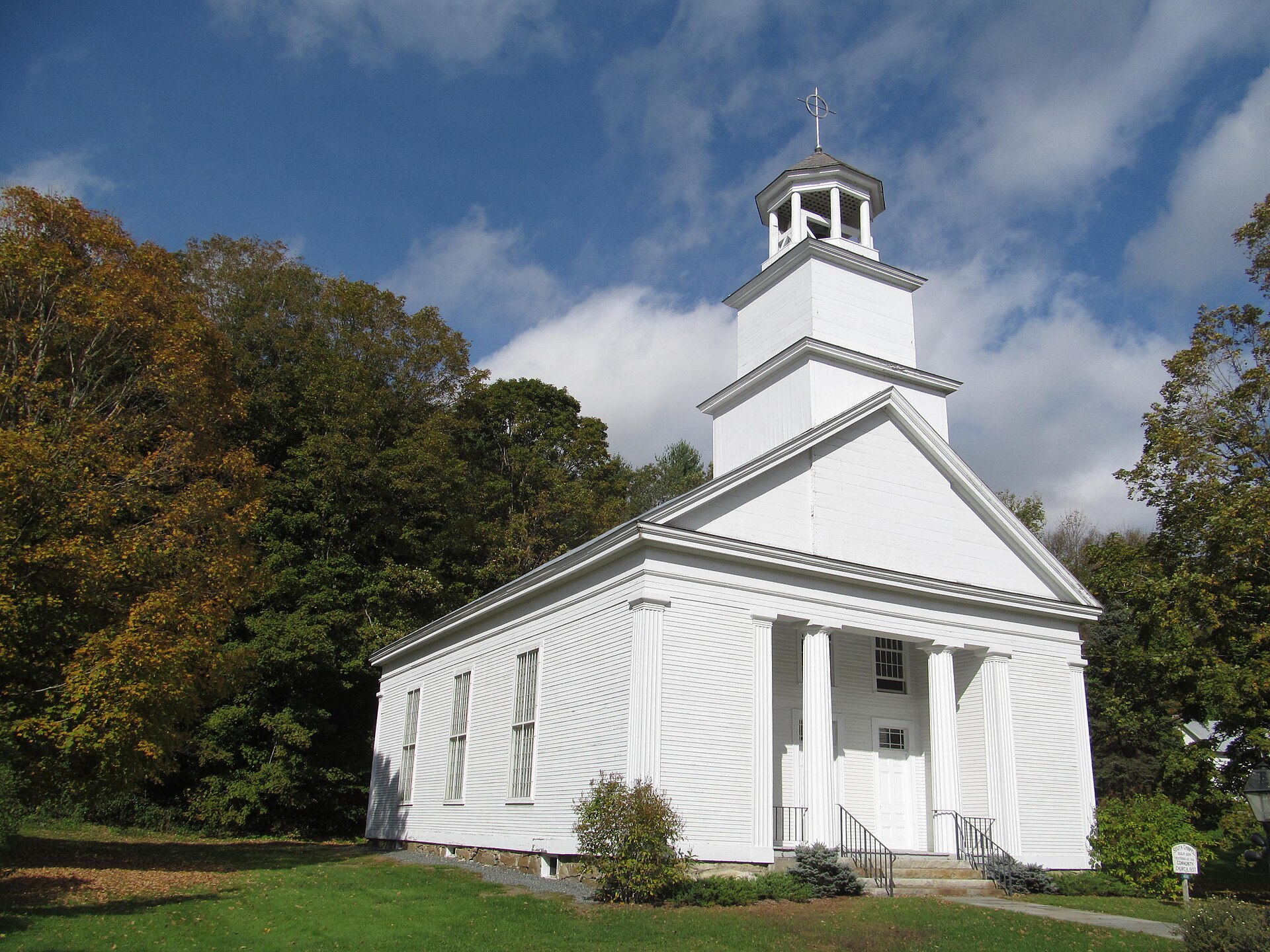 Church, South Woodstock, Vermont This is an image of a place or building that is listed on the National Register of Historic Places in the United States of America. Its reference number is 82001713 (Wikidata).
