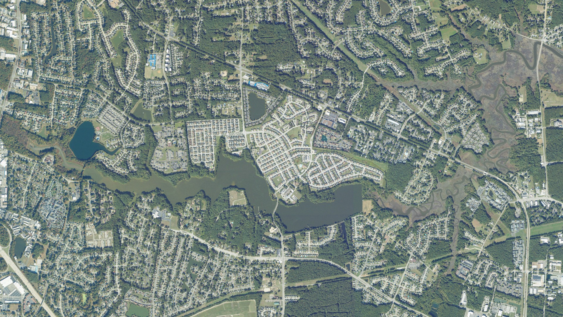 Natural-color aerial photograph of land around Bethel Manor, Virginia