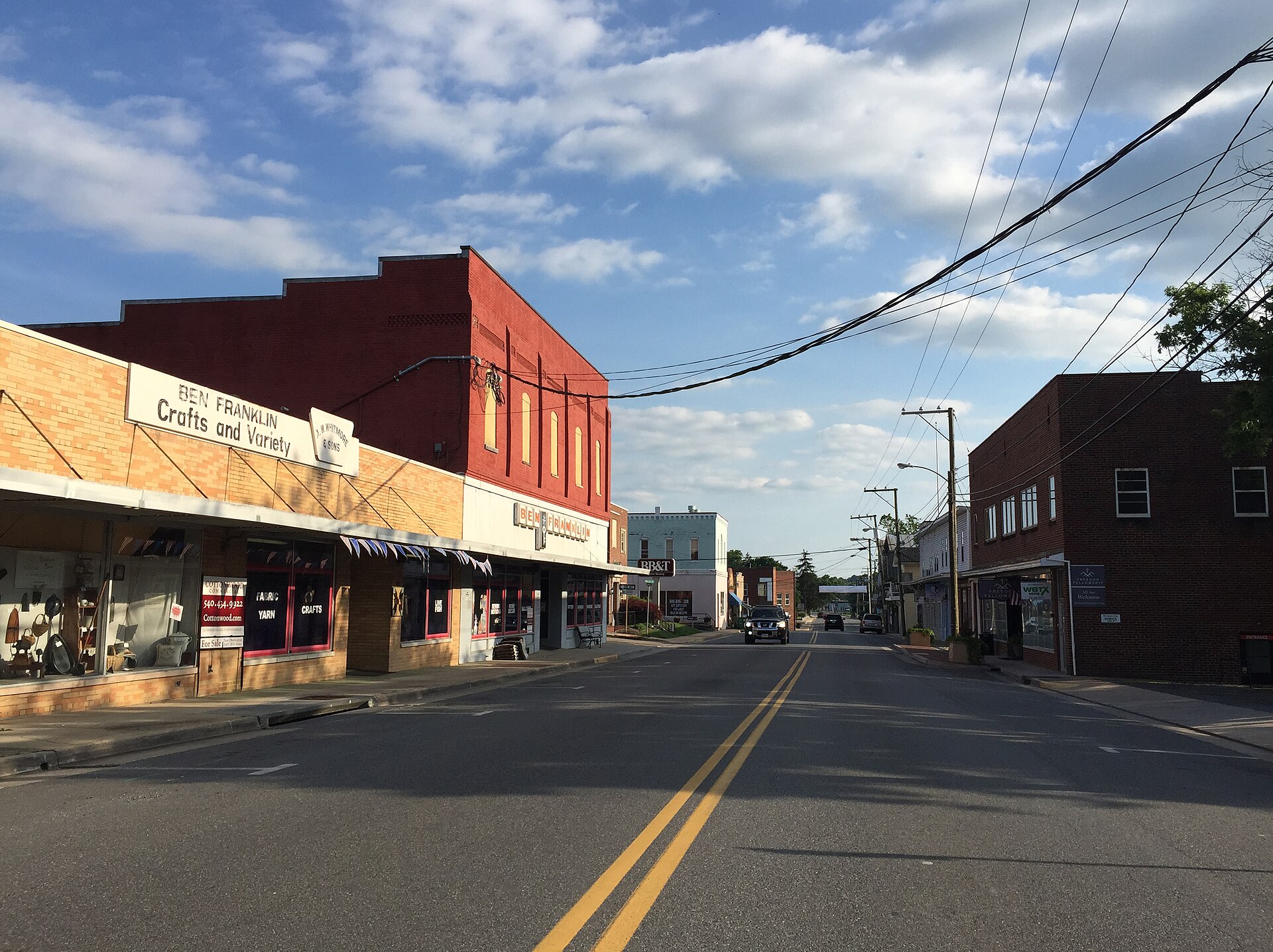 View south along Virginia State Route 42 and east along Virginia State Route 259 Alternate (Main Street) between Mason Street and Miller Street in Broadway, Rockingham County, Virginia