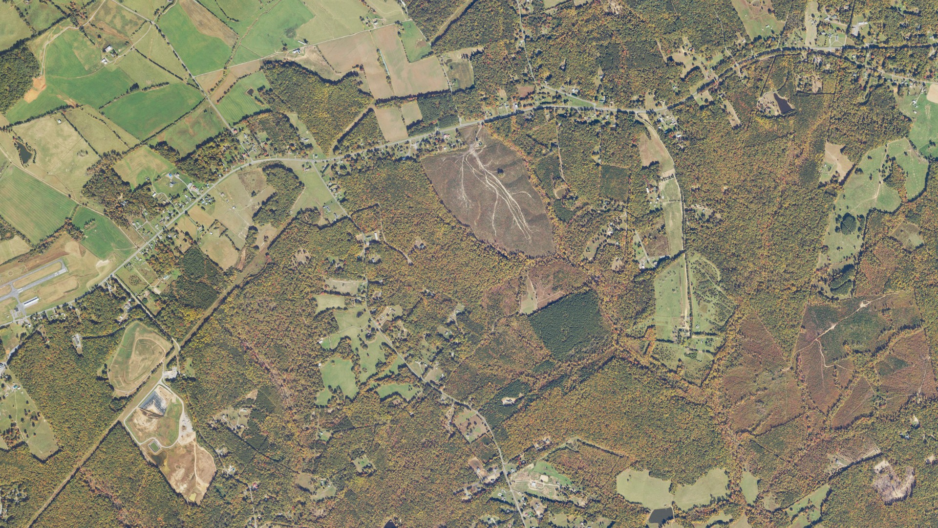 Natural-color aerial photograph of land around Orange County, Virginia