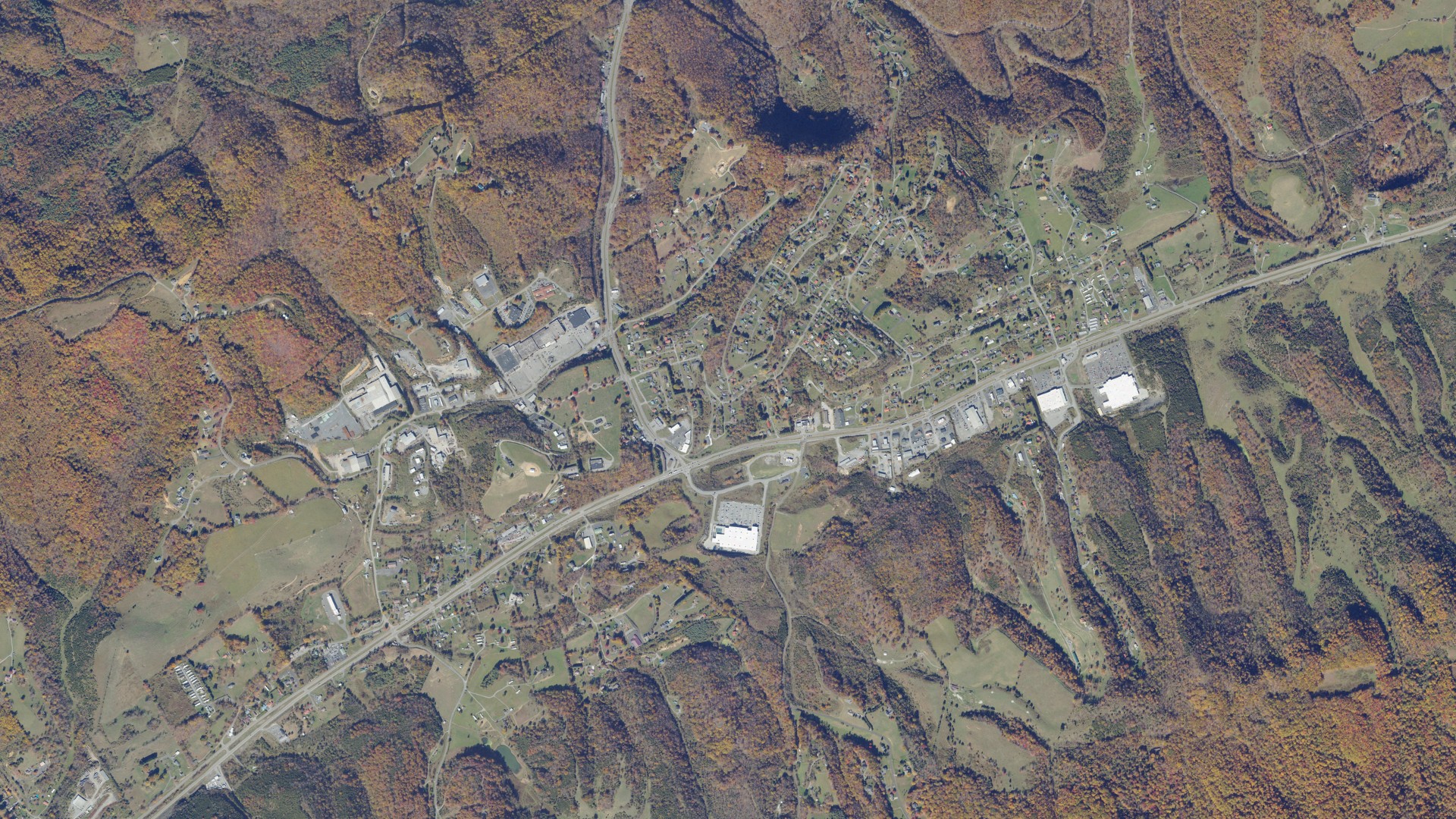 Natural-color aerial photograph of land around Claypool Hill, Virginia