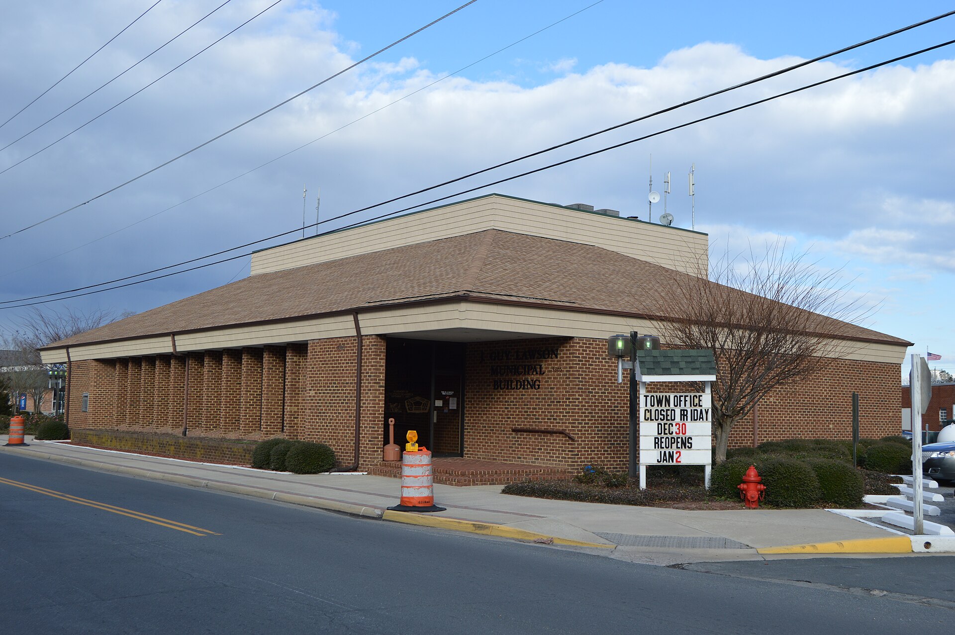 Front and southern side of the Exmore town hall, located at 3305 Main Street in Exmore, Virginia, United States.
