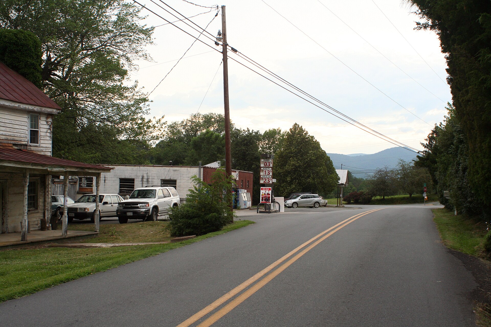 A photograph of downtown Free Union, Virginia, USA.