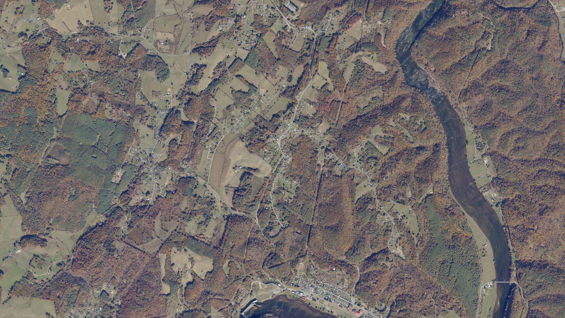 Natural-color aerial photograph of land around Hilltown, Virginia