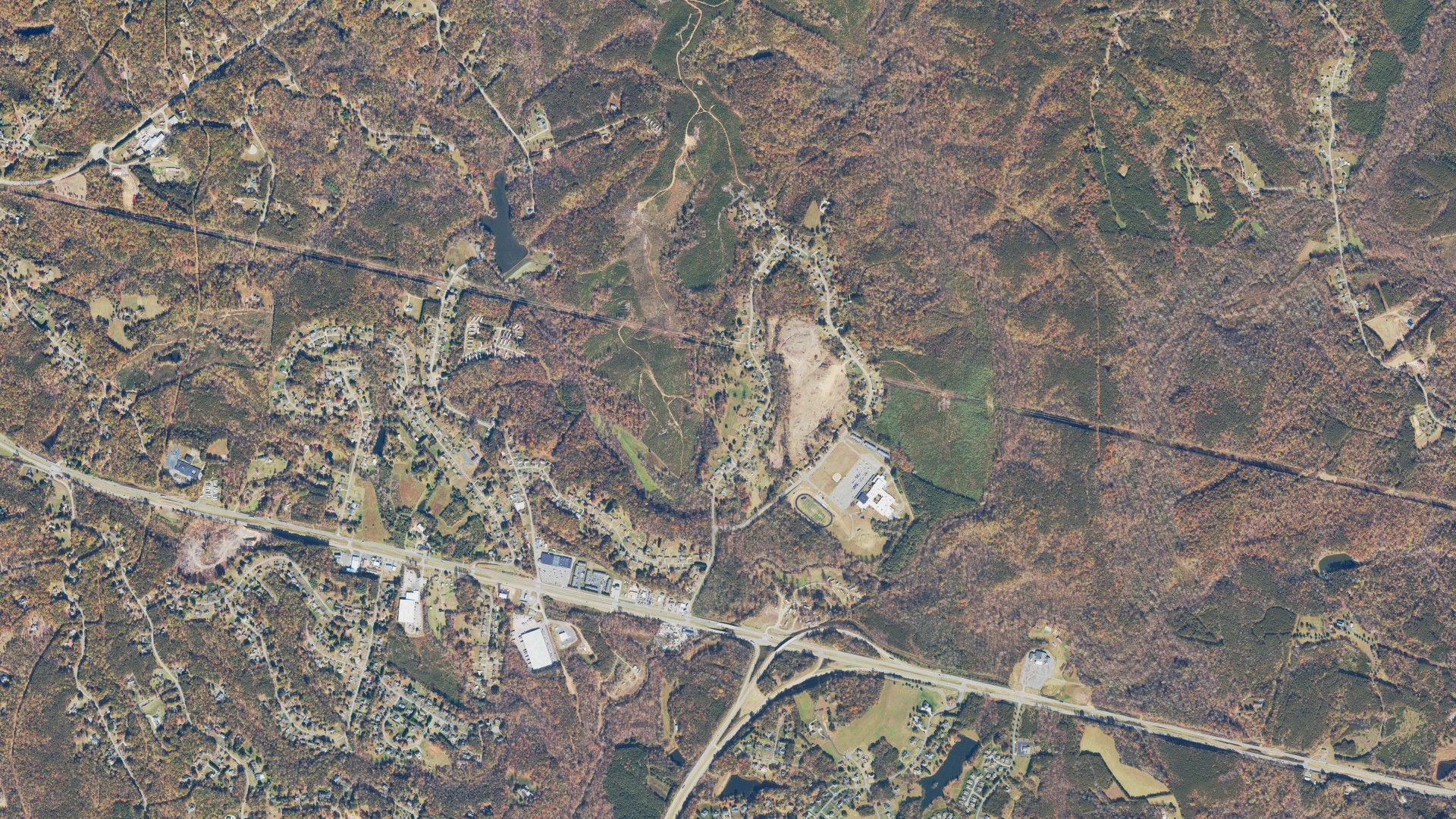 Natural-color aerial photograph of land around Laurel Park, Virginia