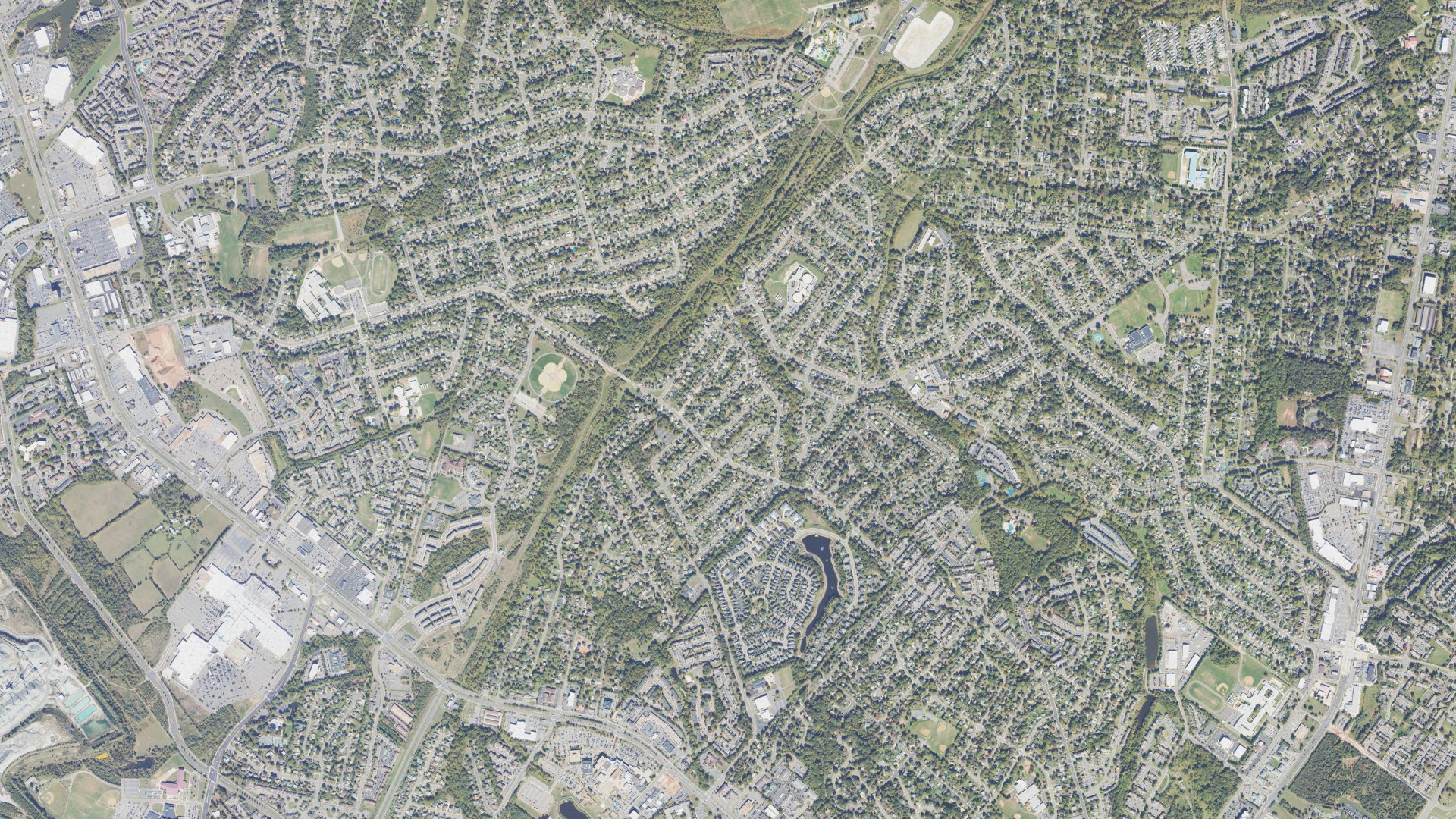 Natural-color aerial photograph of land around Loch Lomond, Virginia
